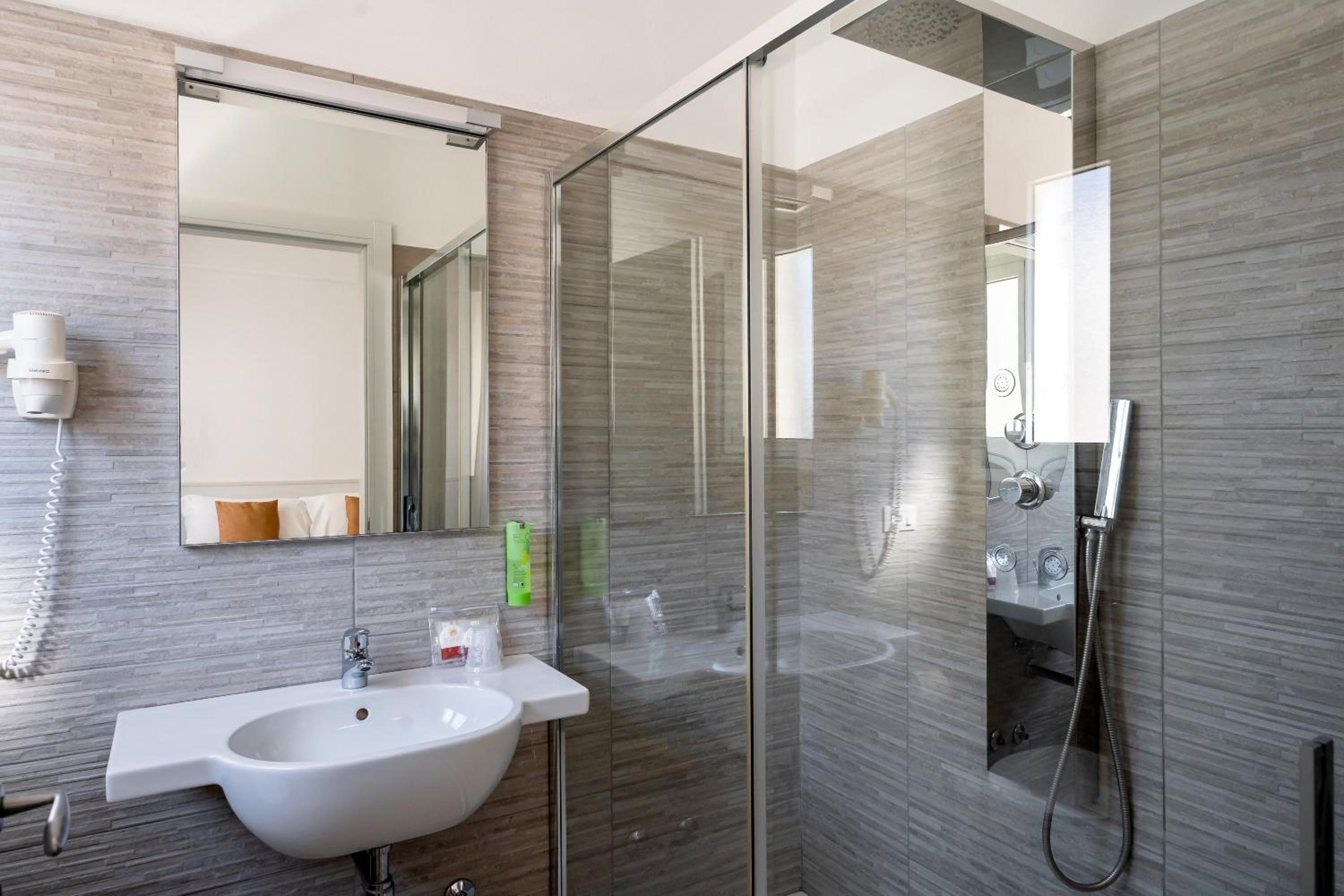 Standard Triple Room photo 2