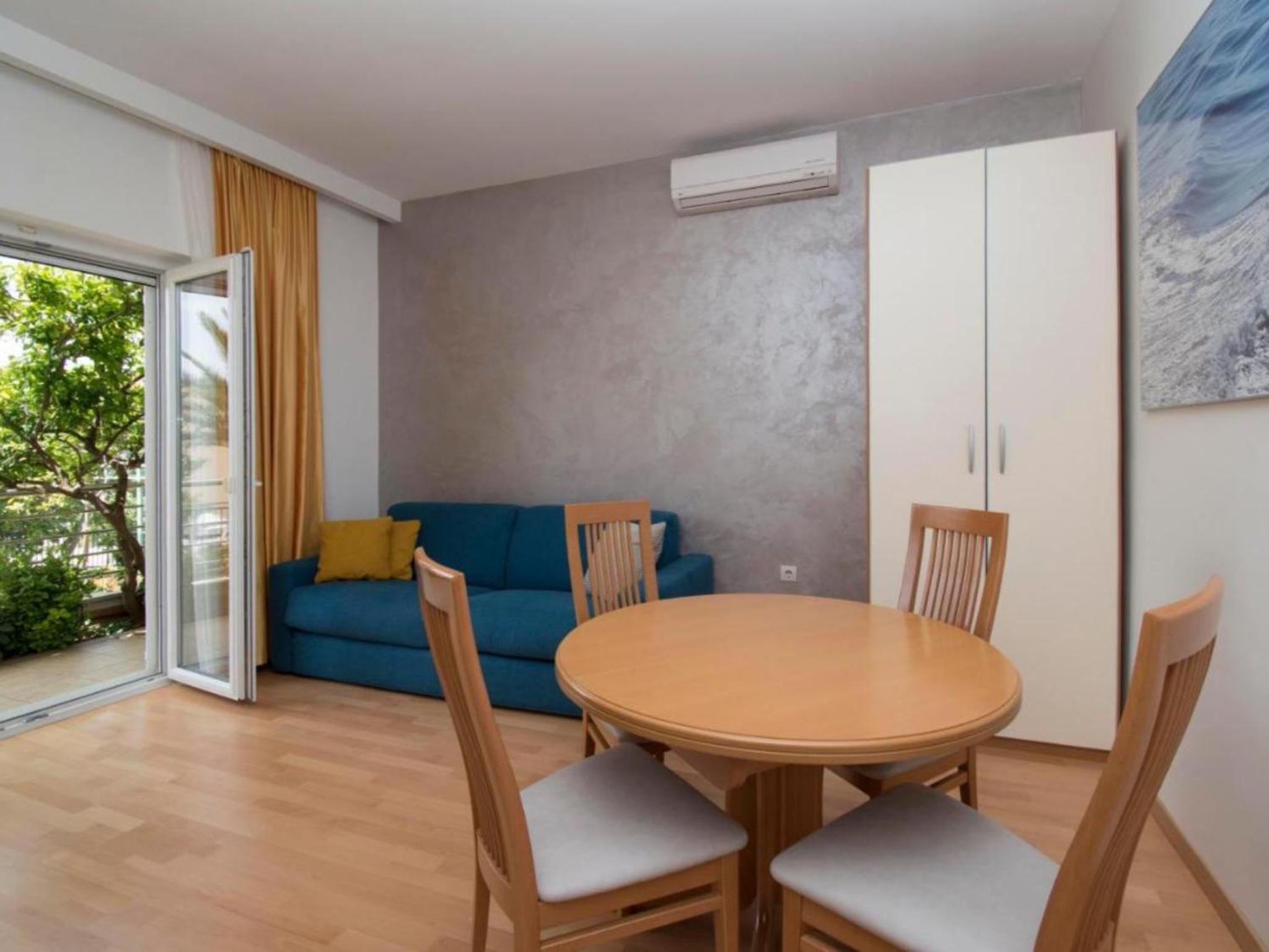 One Bedroom Apartment with Balcony photo 2