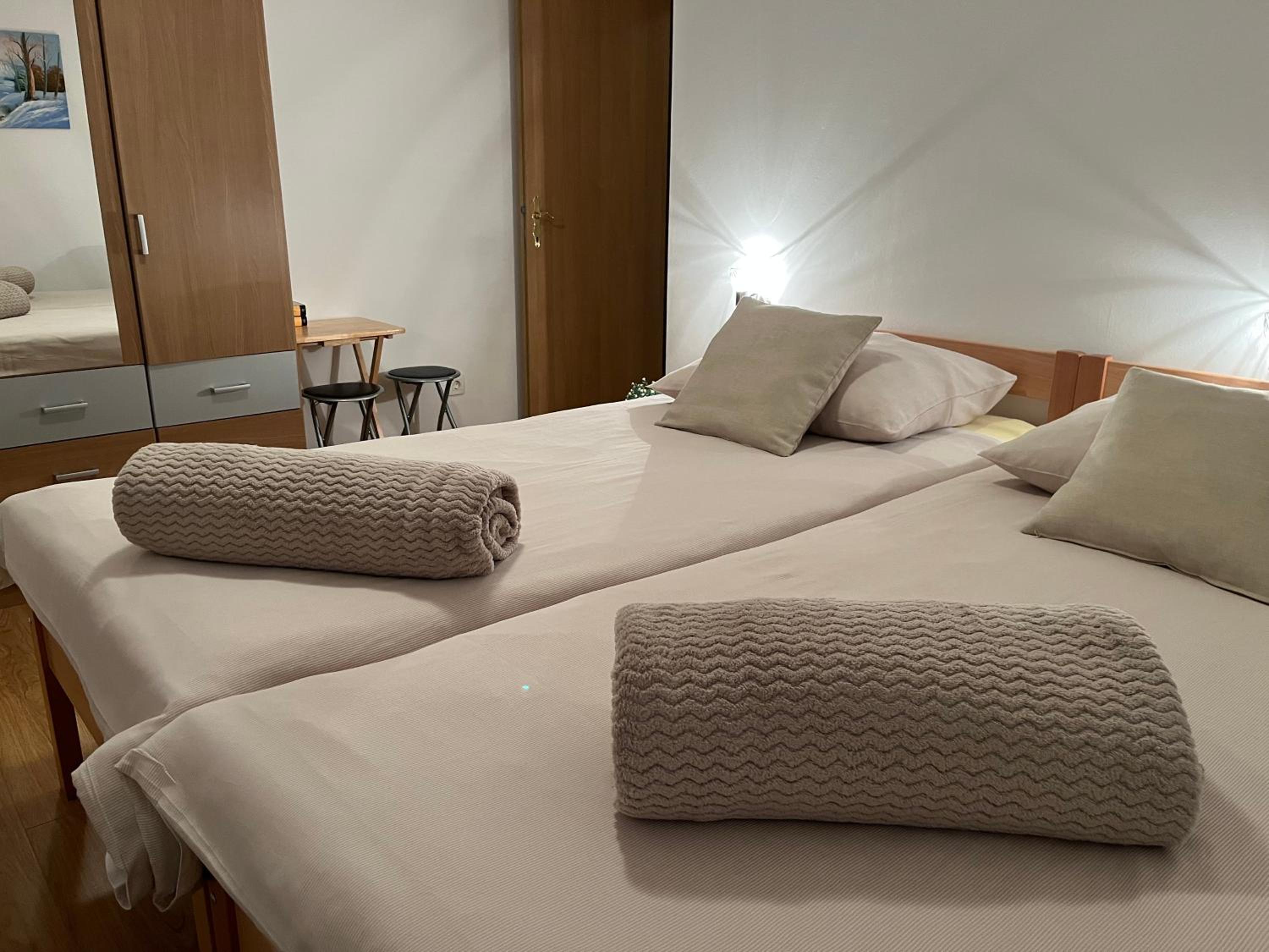 Two-Bedroom Holiday Home - Photo 18