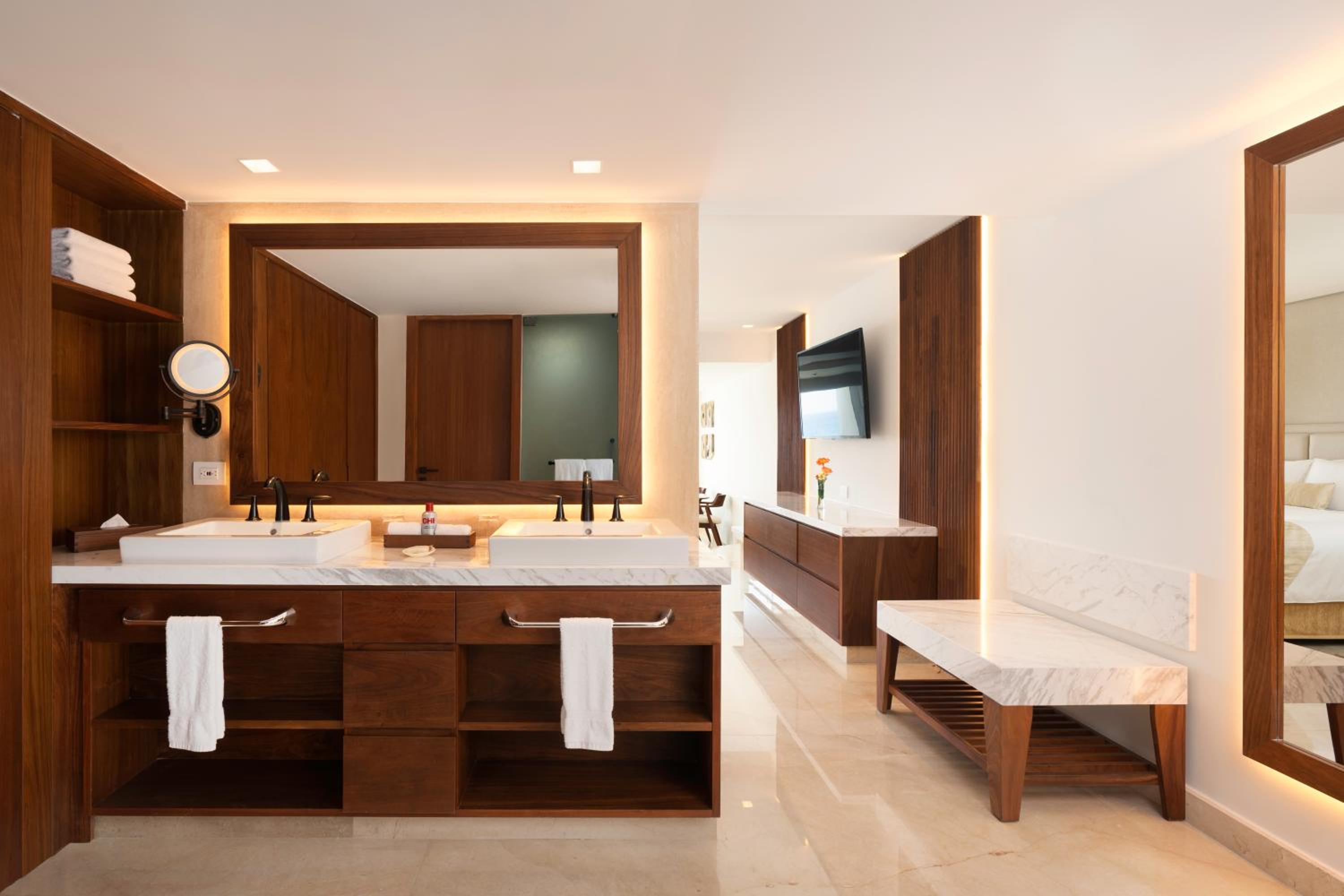 Superior Junior Suite Ocean View - King Size Bed