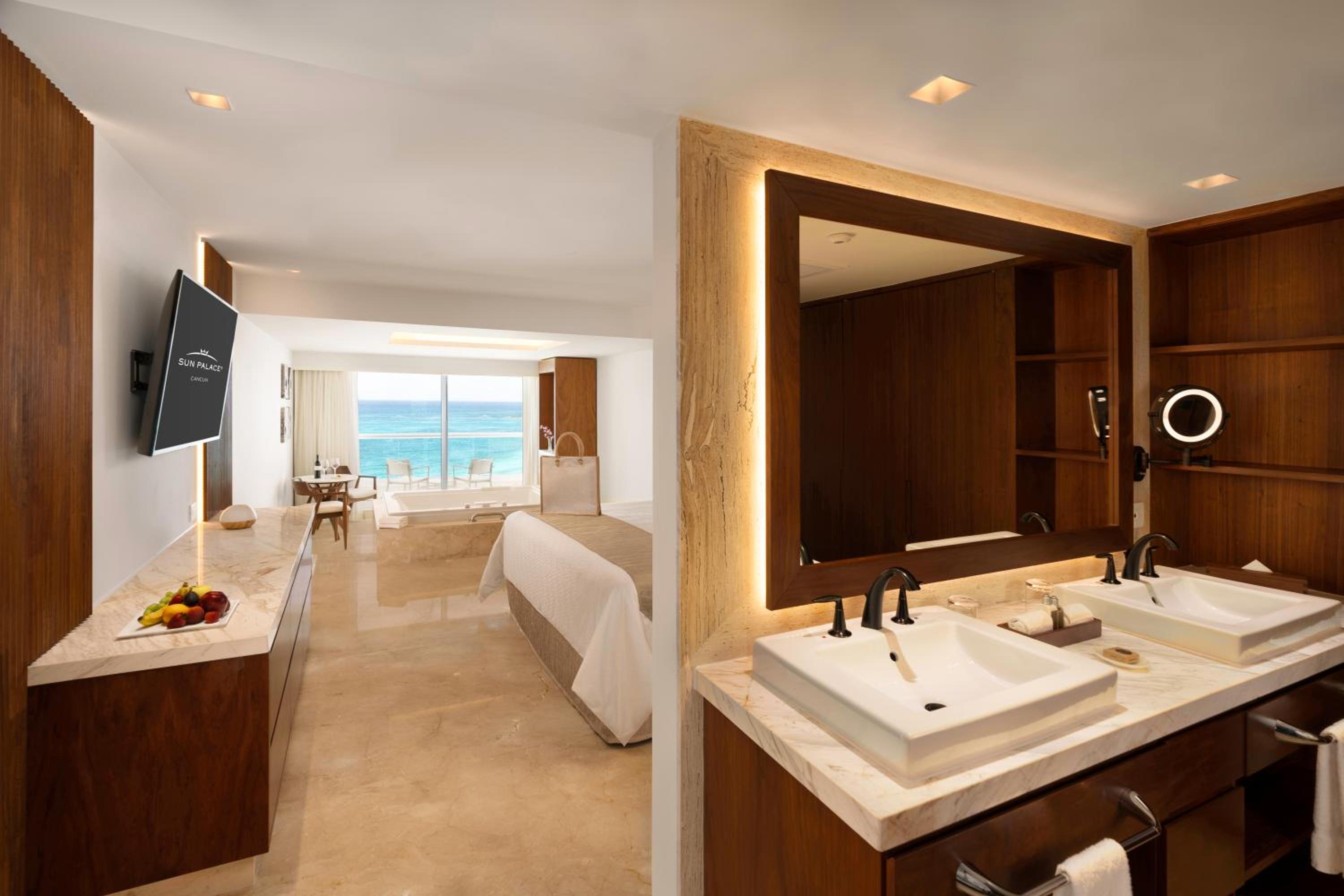 Superior Junior Suite Ocean View - King Size Bed