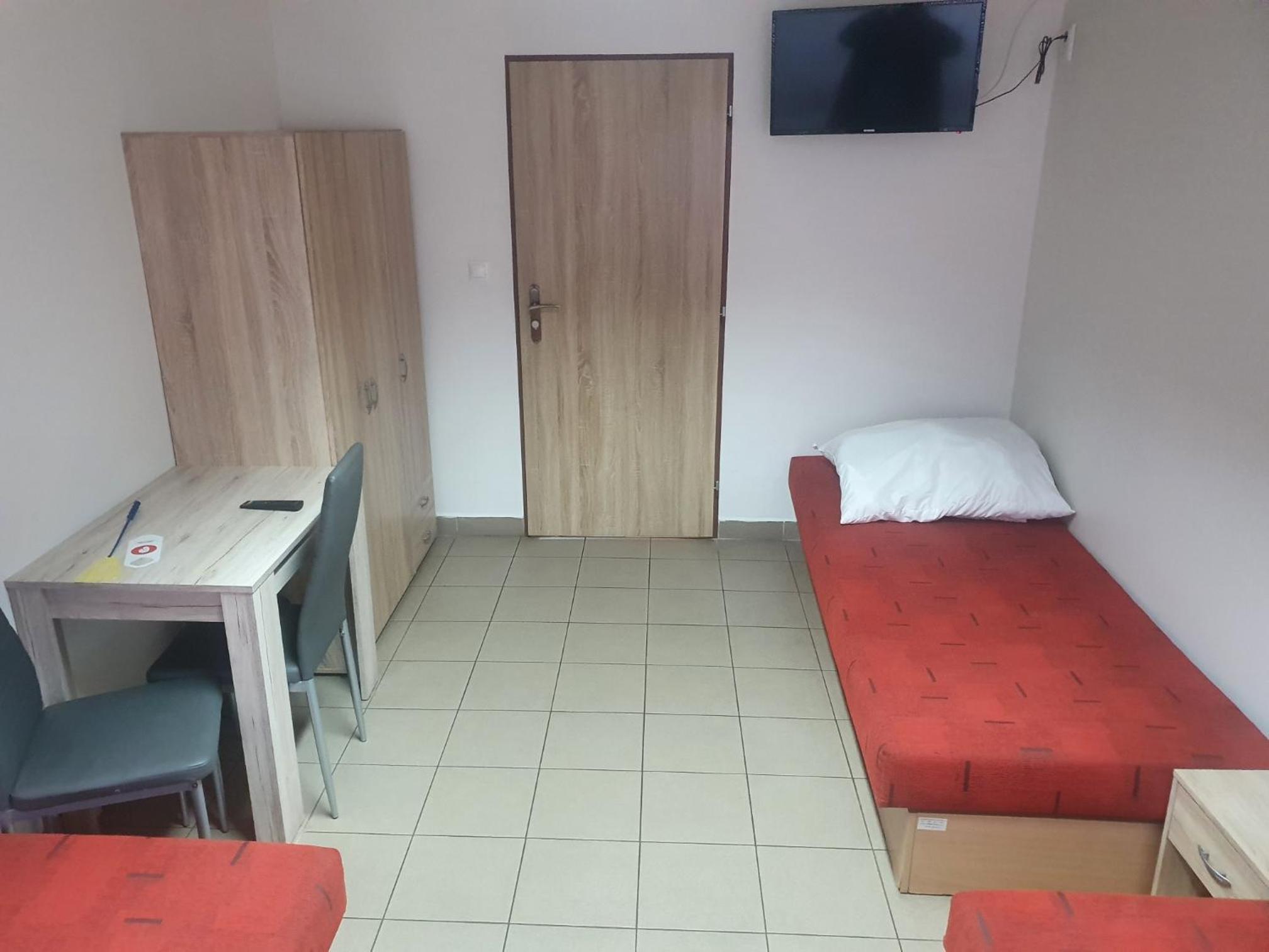 Economy Quadruple Room photo 3