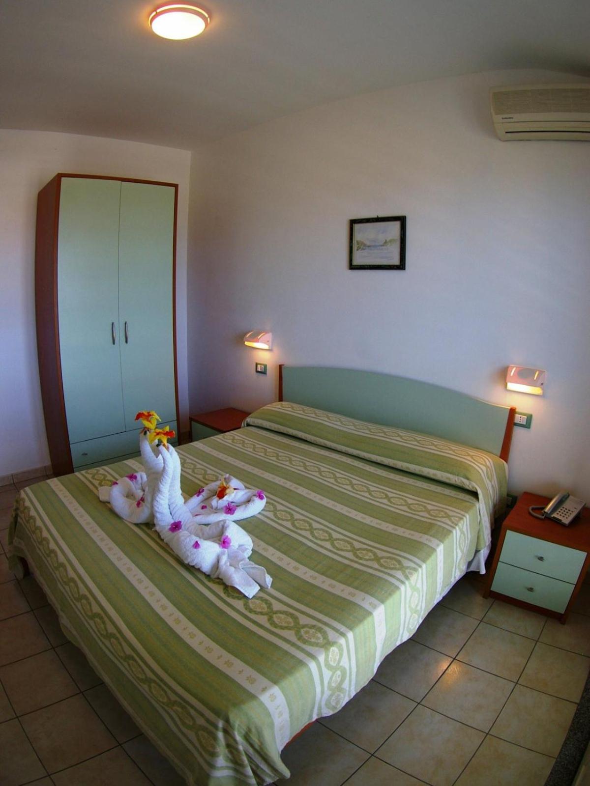 One-Bedroom Apartment - Photo 6