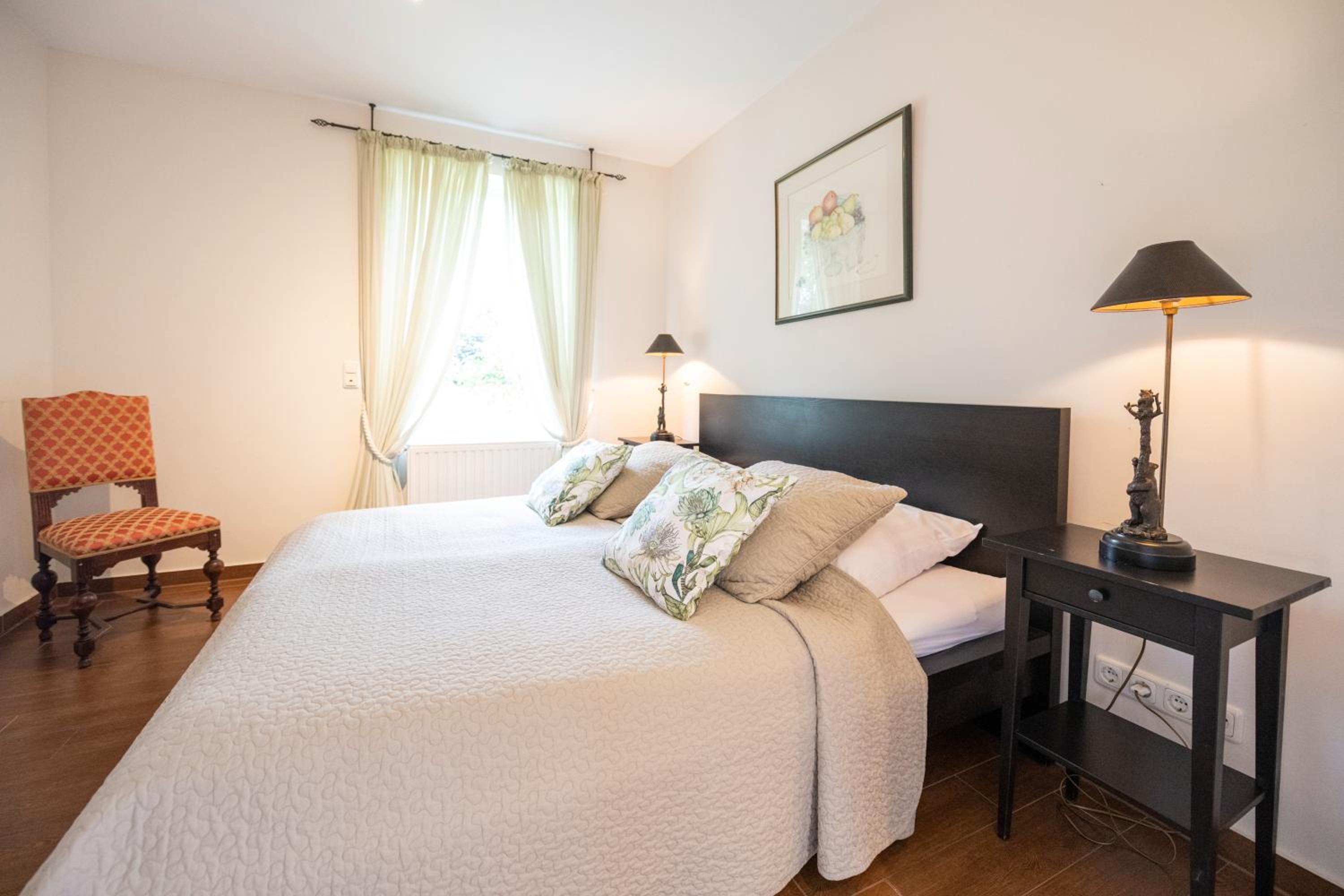 Standard Double Room - Photo 15