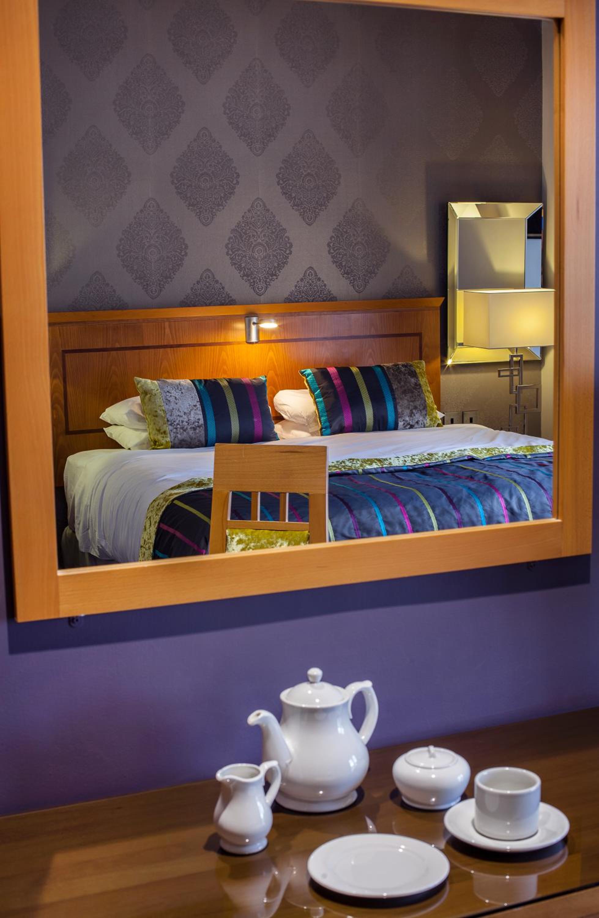 Twin Room - Photo 3
