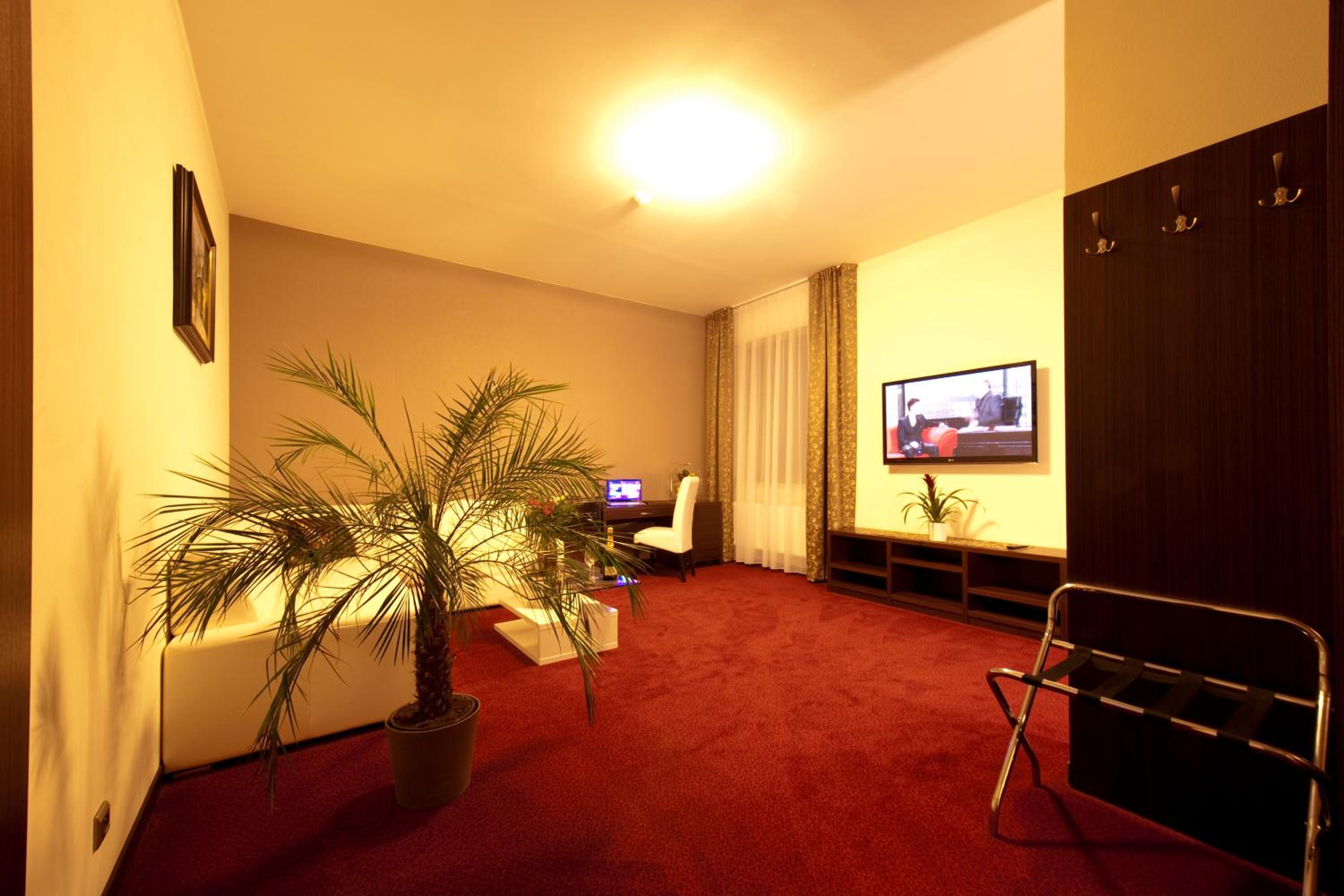 Suite (2 Adults)