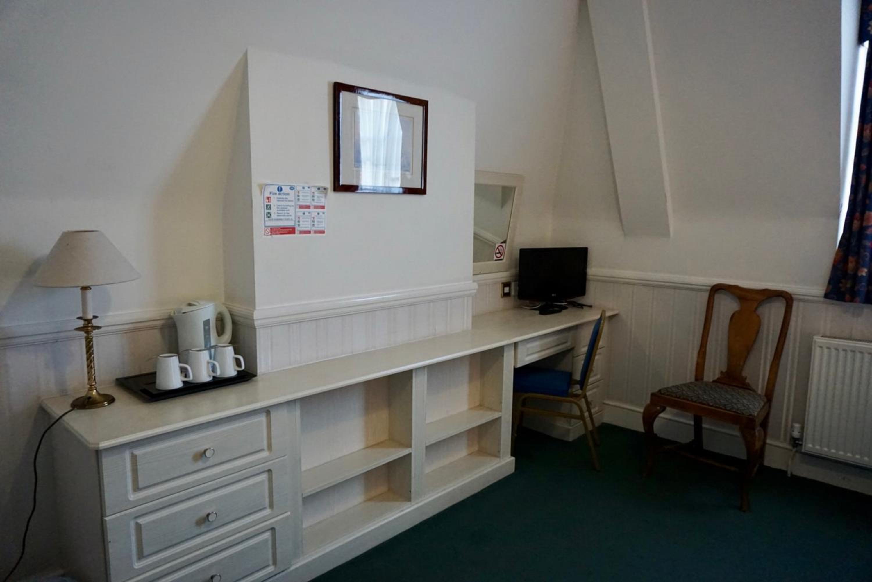 Standard Family Room - Photo 2