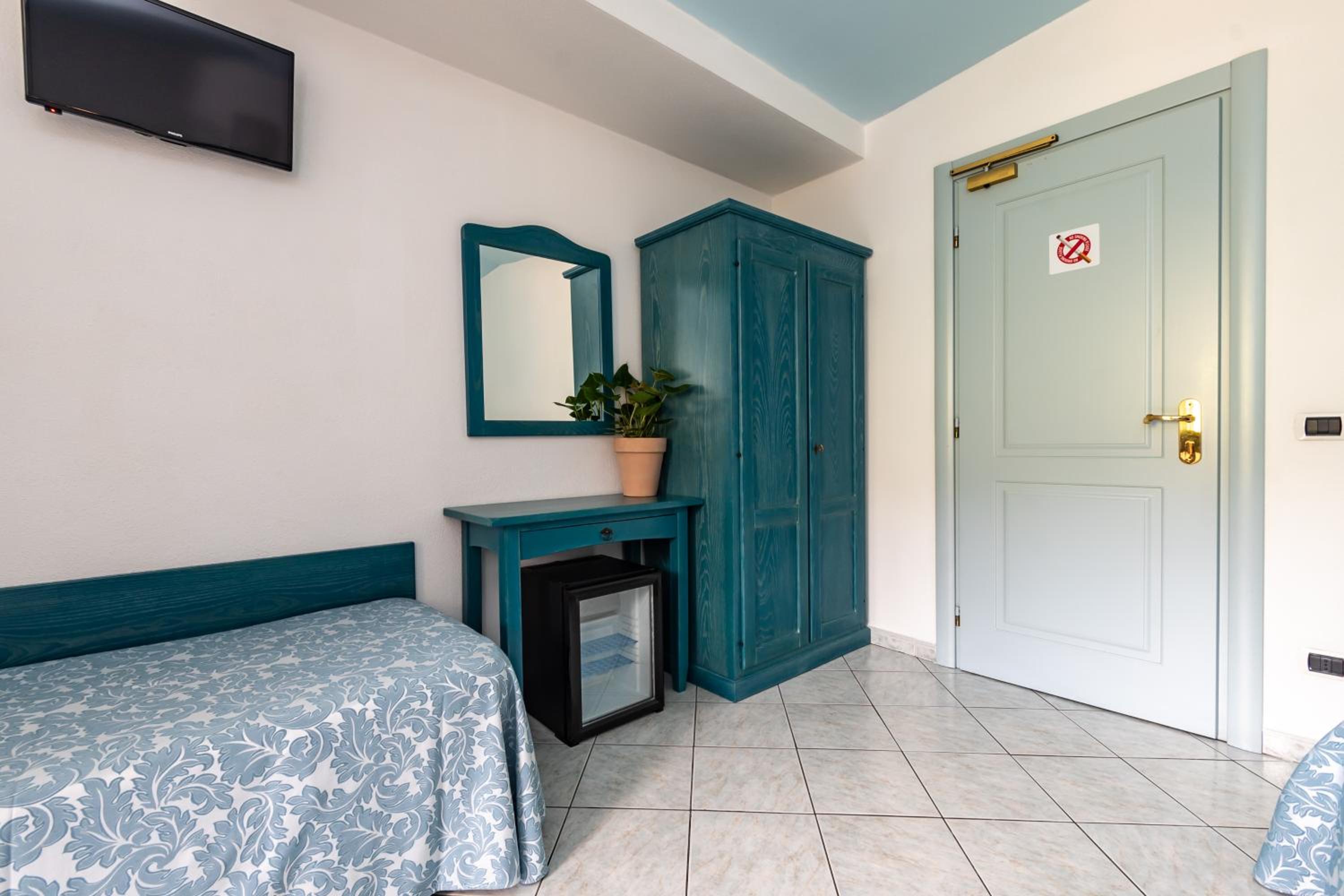 Triple Room with Balcony - Photo 1