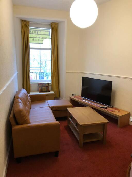 One-Bedroom Apartment - Photo 8