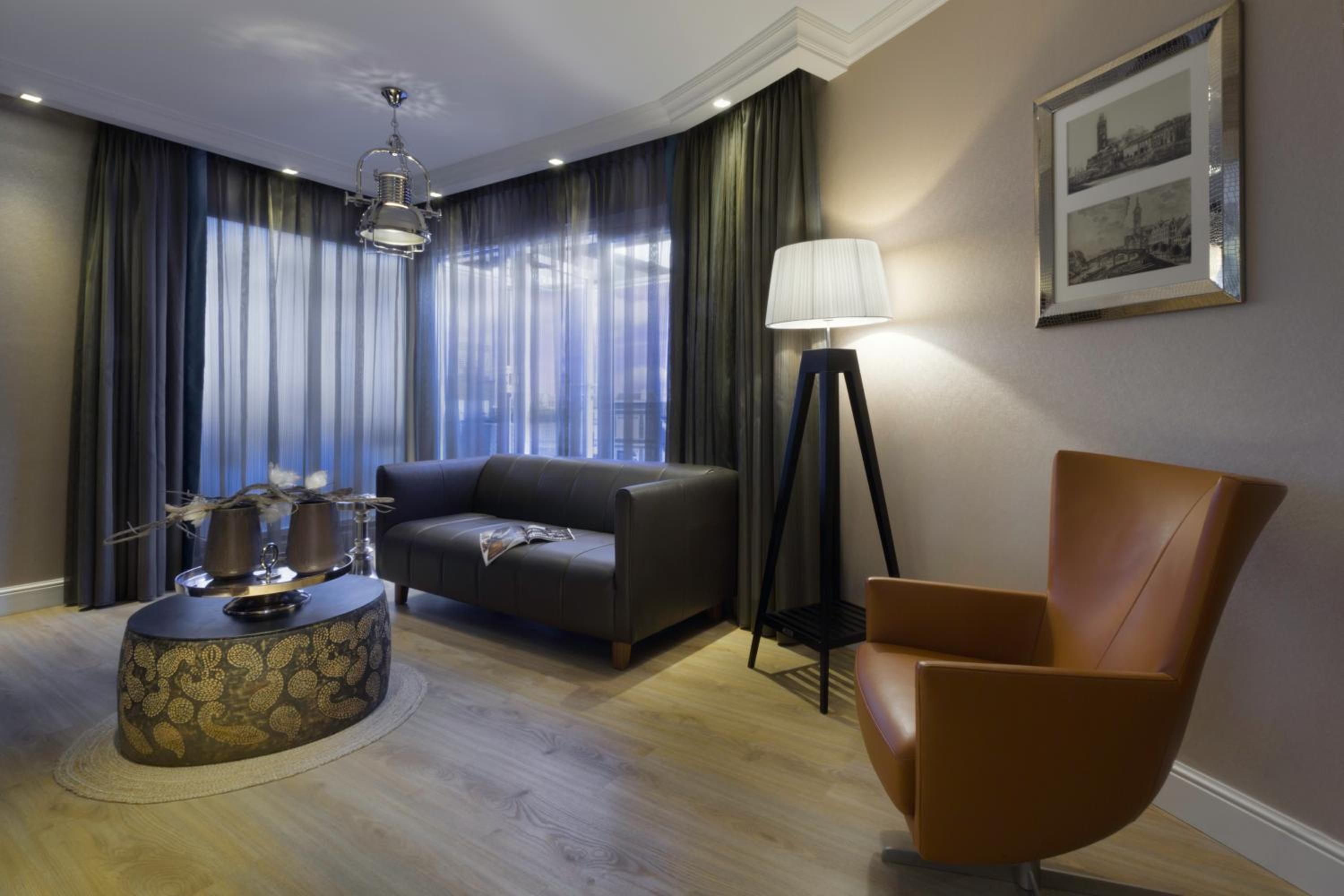 Deluxe Suite photo 2