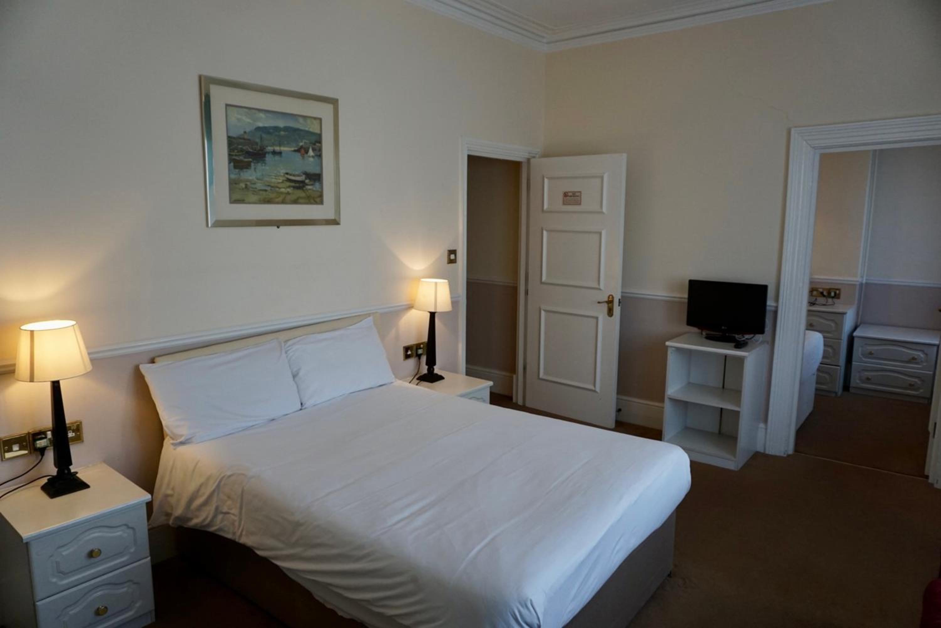 Family Double Room - Photo 1