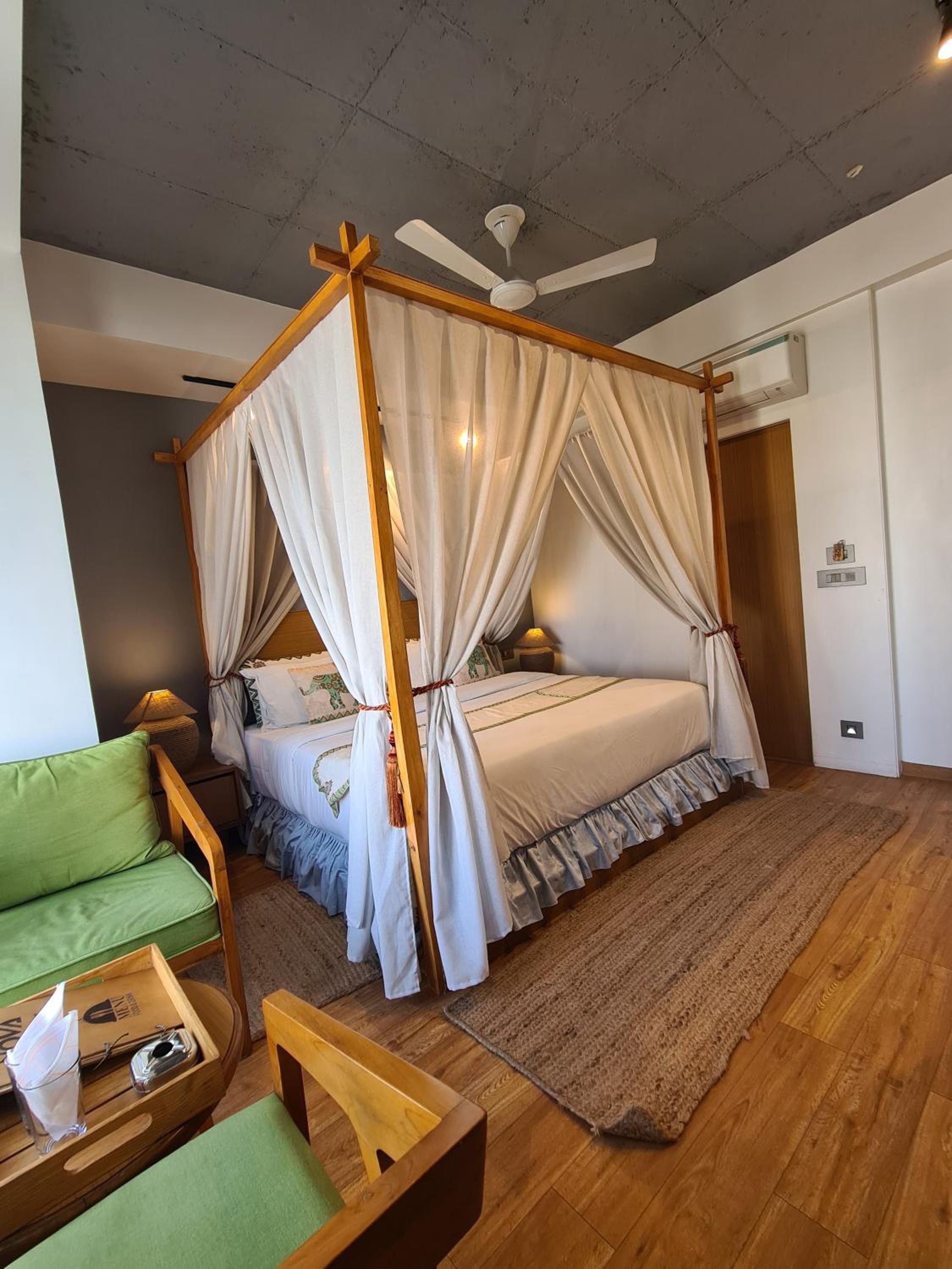 Suite - Photo 12