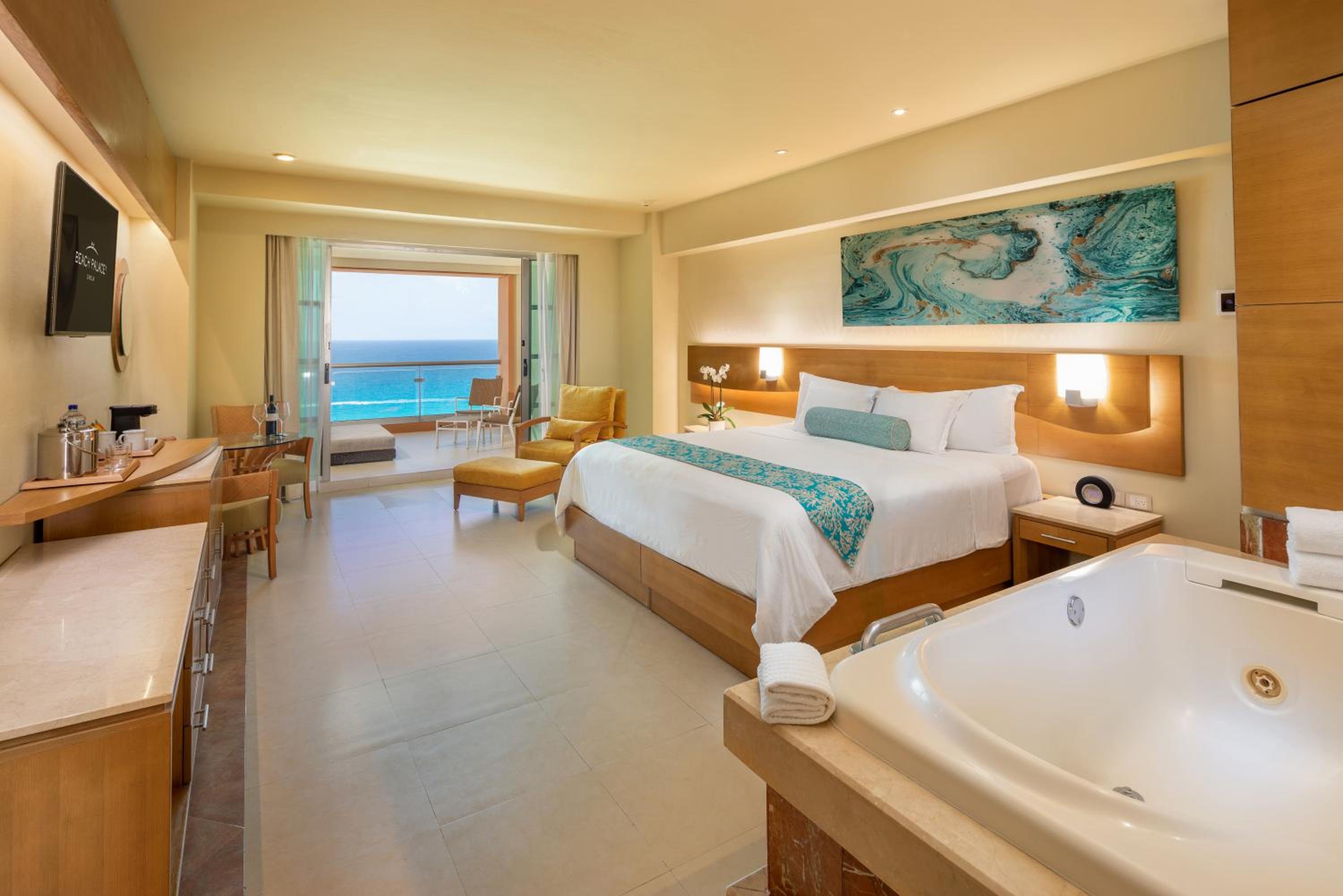 Superior Deluxe Ocean View - Kids & Teens Free photo 1
