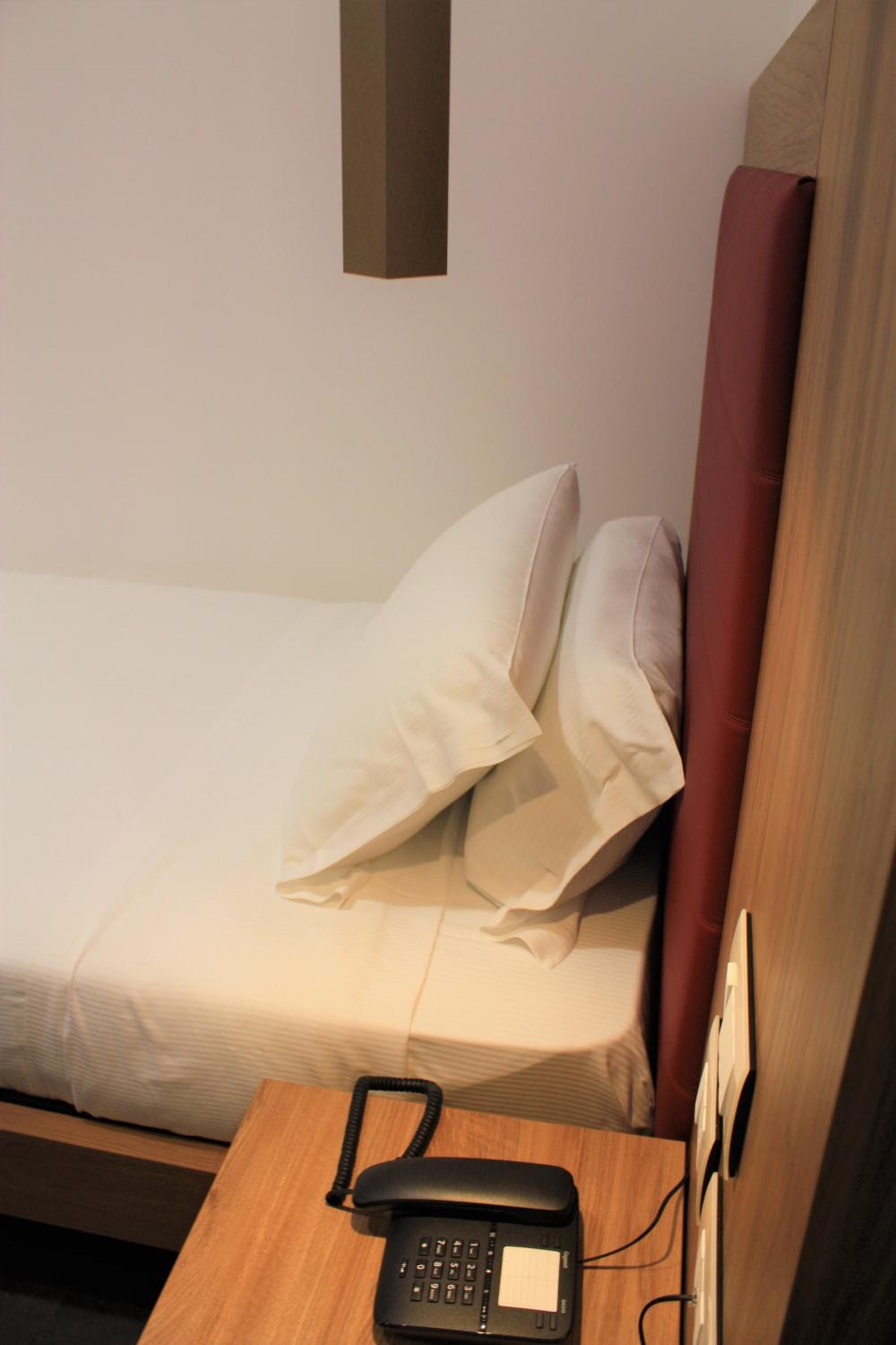 Standard Single Room with Shower photo 2