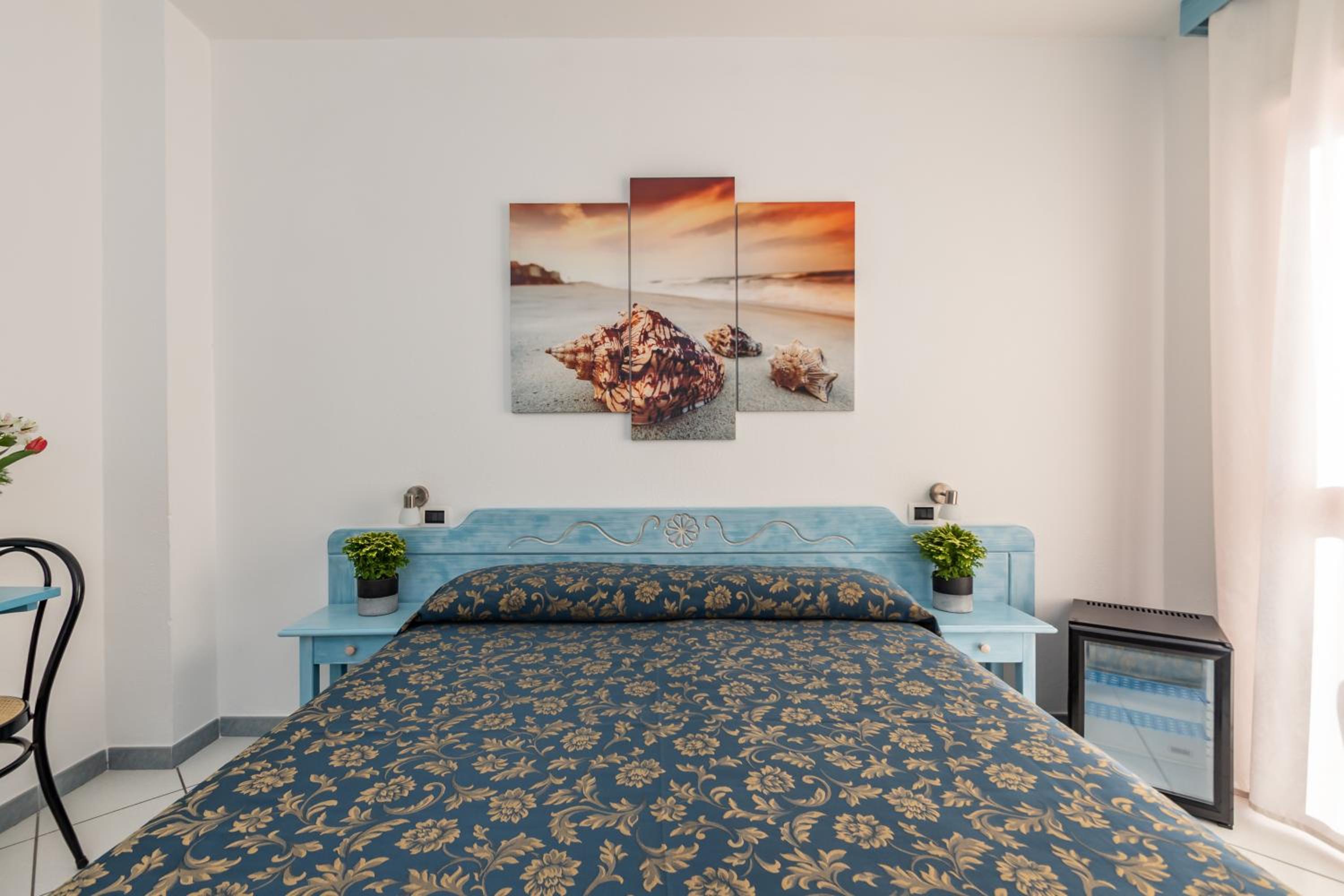 Double Room with Balcony - Photo 1