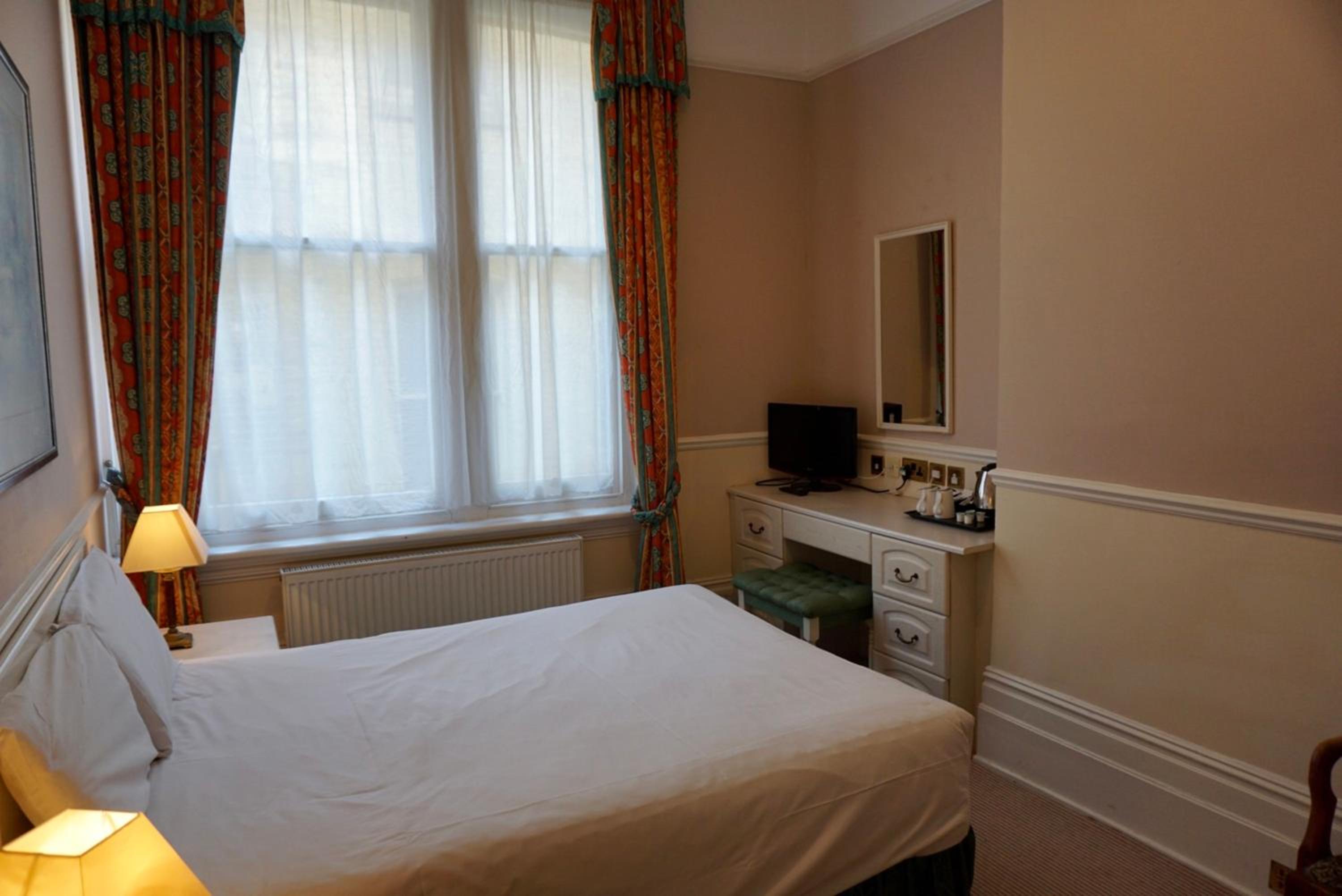 Standard Double Room - Photo 4
