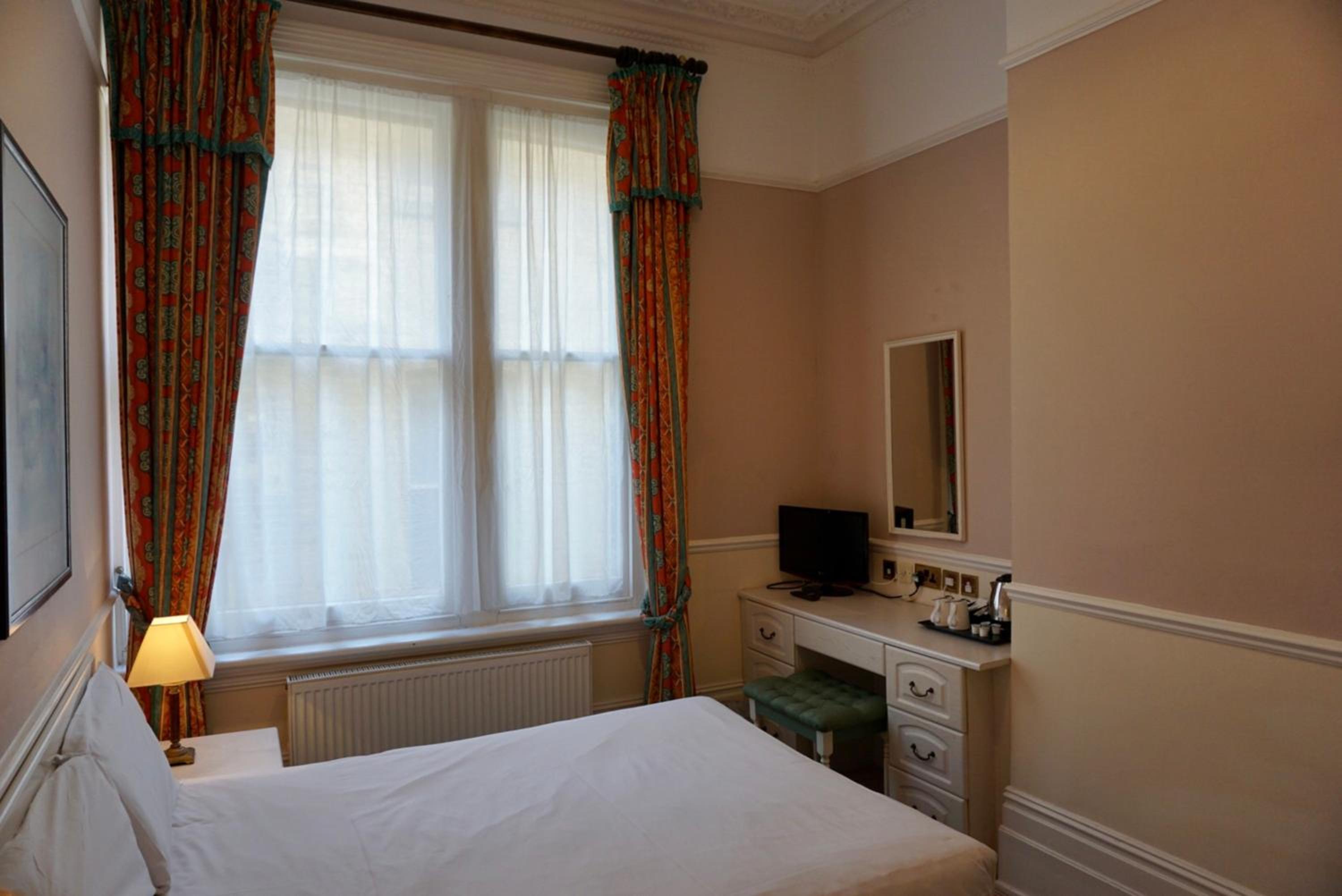 Standard Double Room - Photo 6