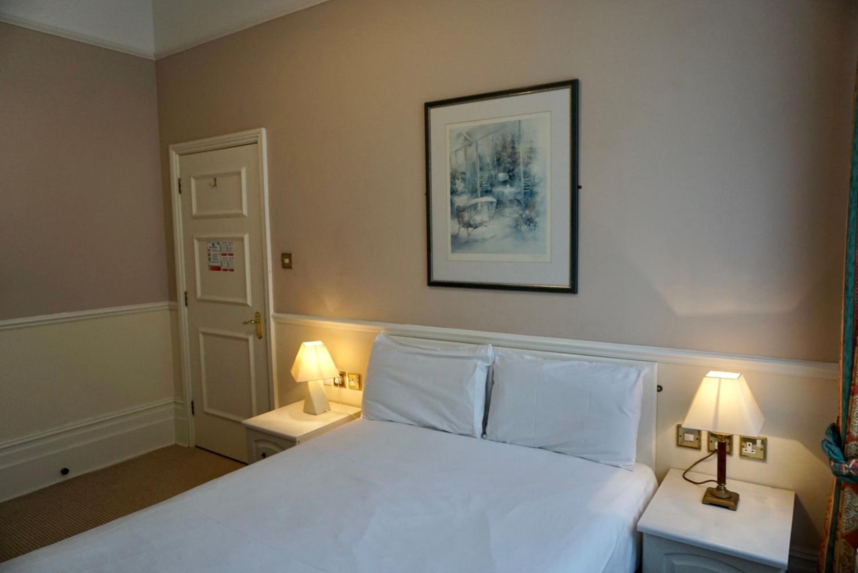 Standard Double Room - Photo 3