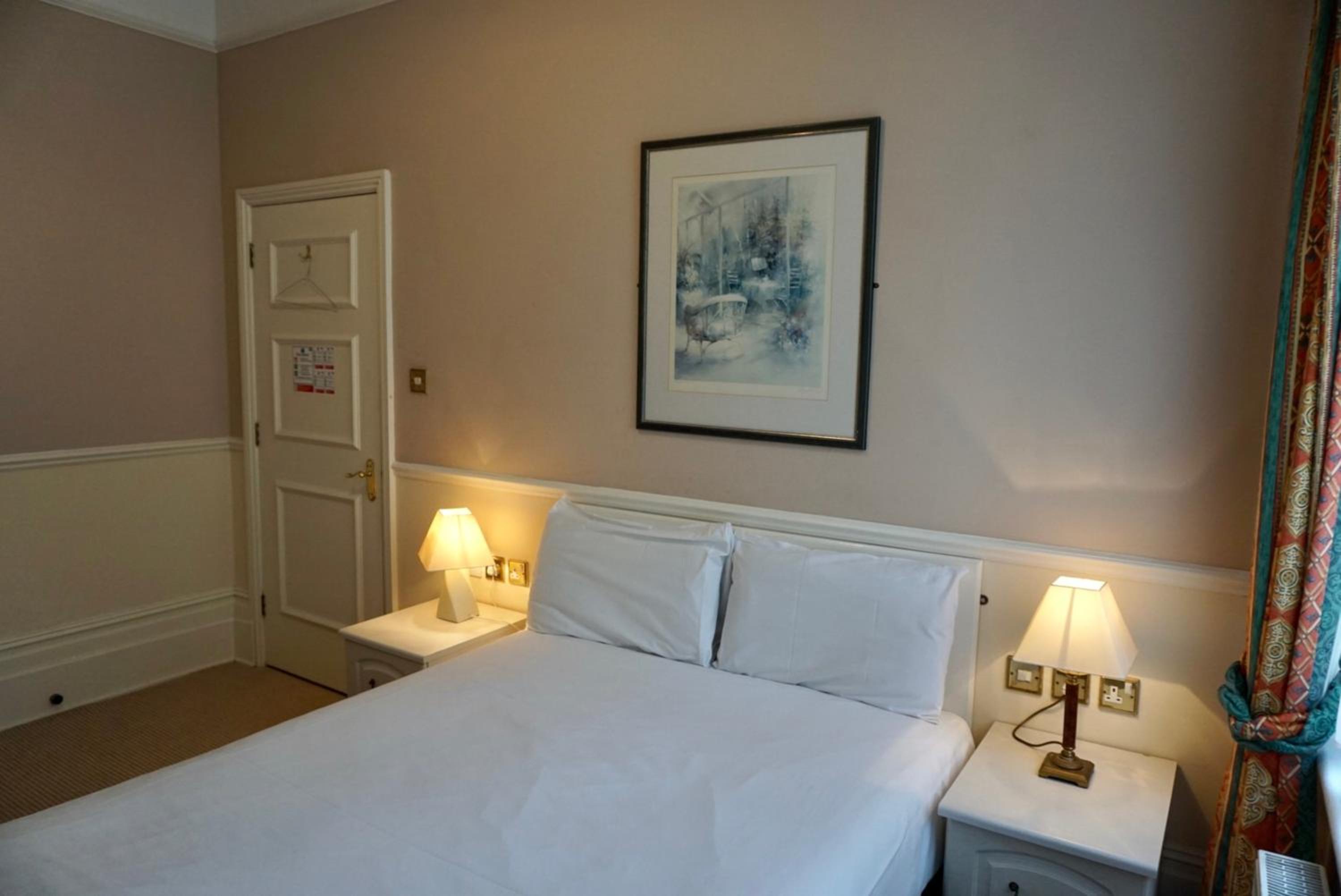 Standard Double Room - Photo 2