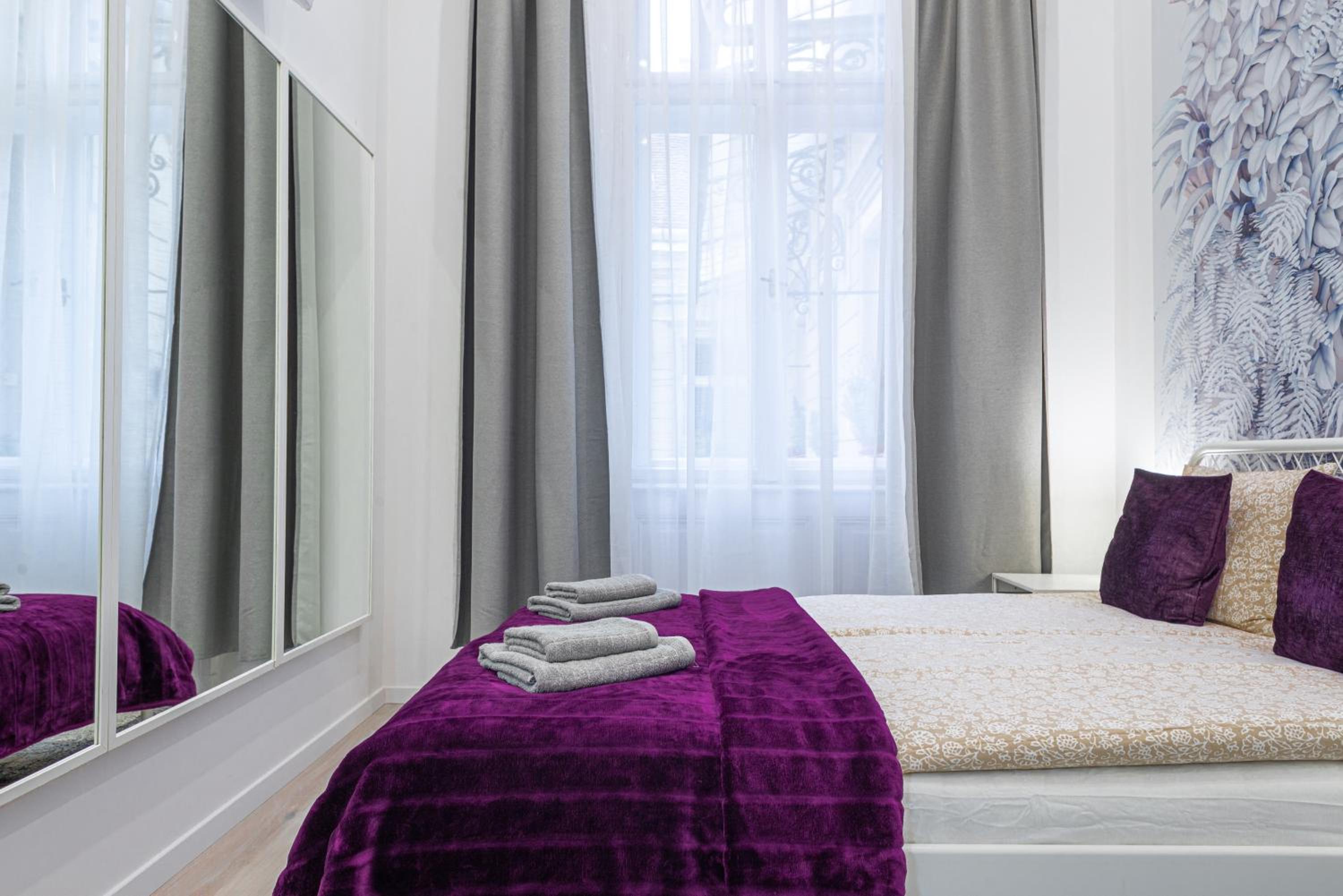 Double Room with Private Bathroom - Photo 7