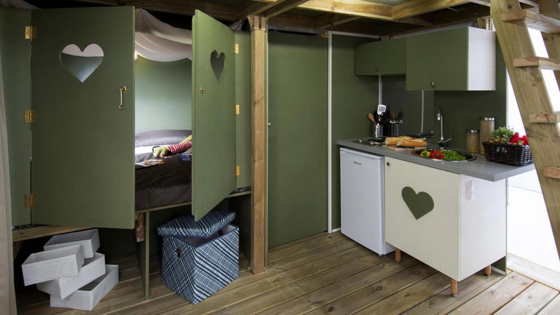 Tent Split Level