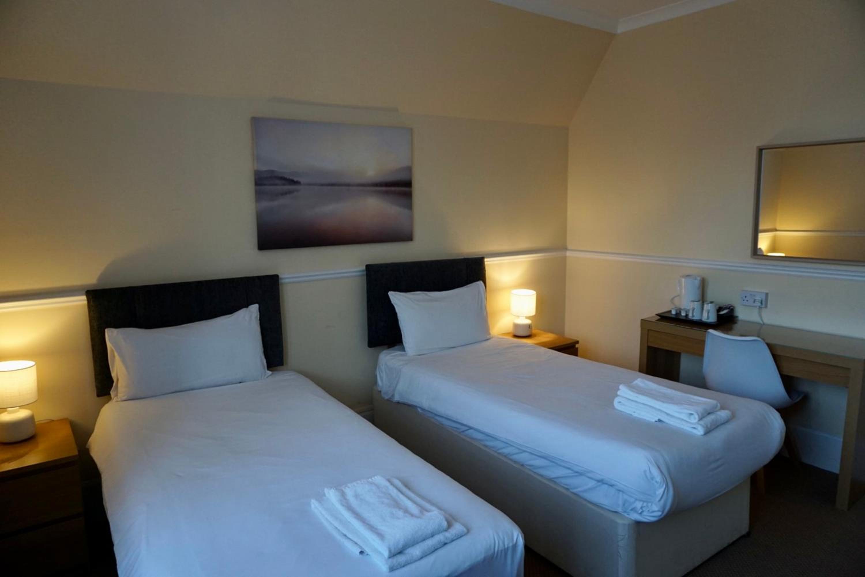 Standard Twin Room - Photo 8