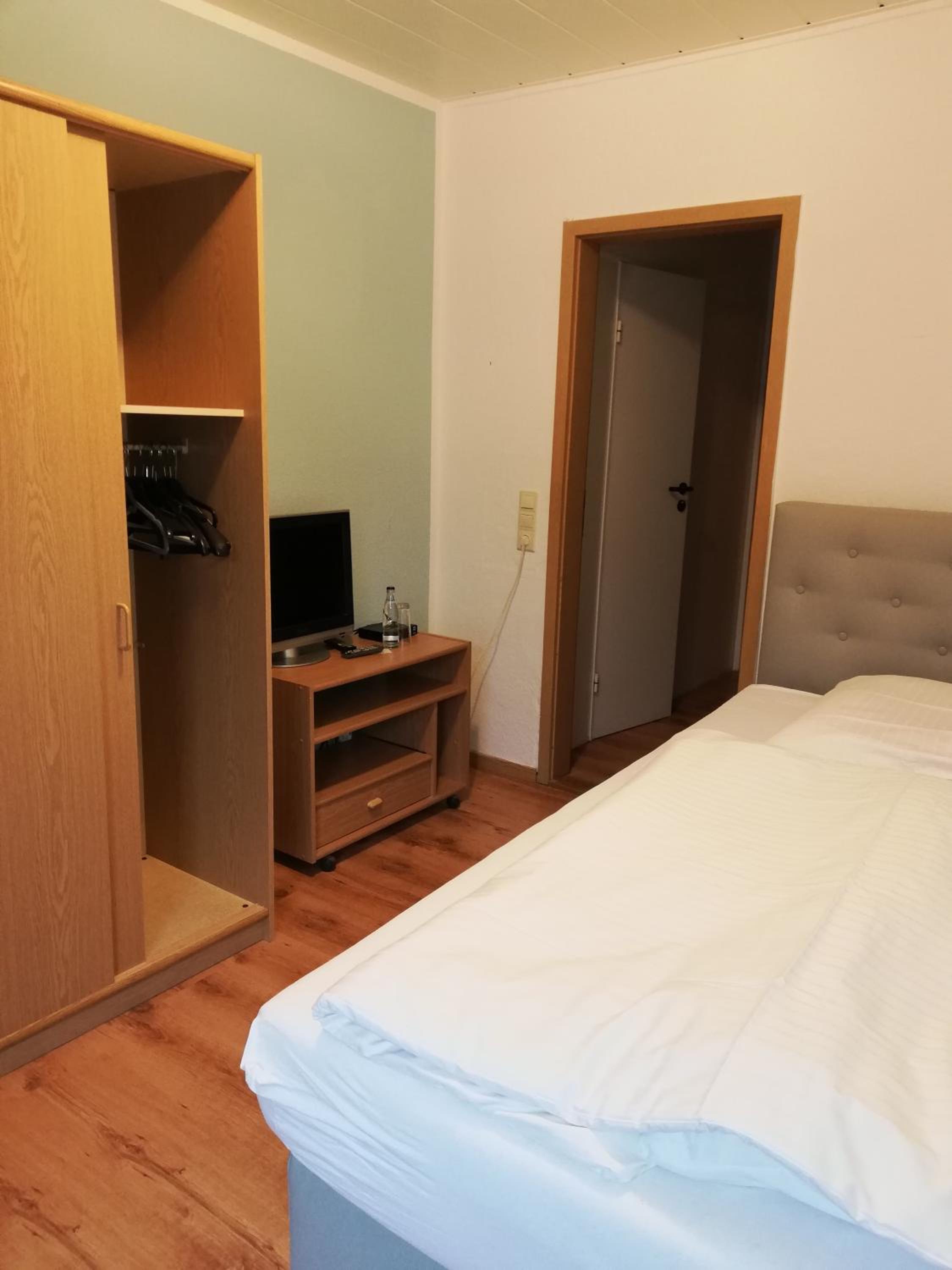 Single Room with Shower photo 3
