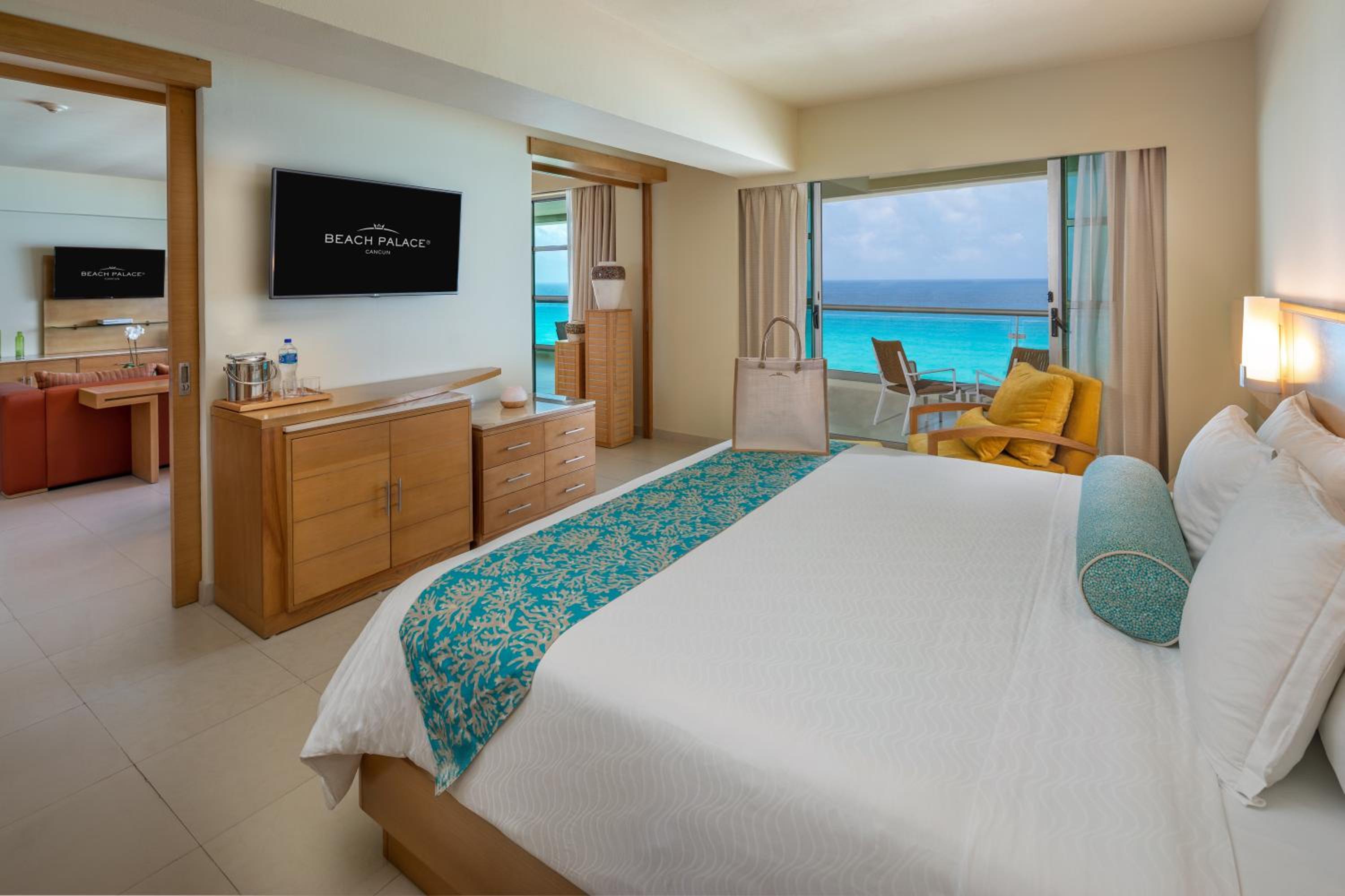 Superior Governor Suite Ocean View - King Size Bed