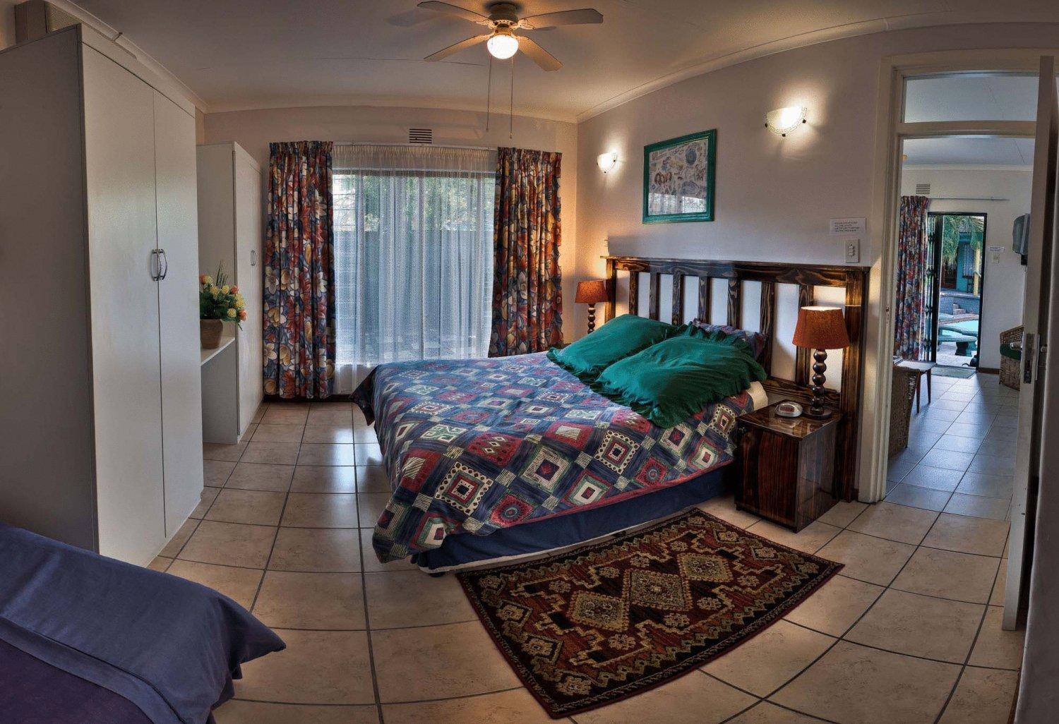 Family Room (5 Adults) photo 2