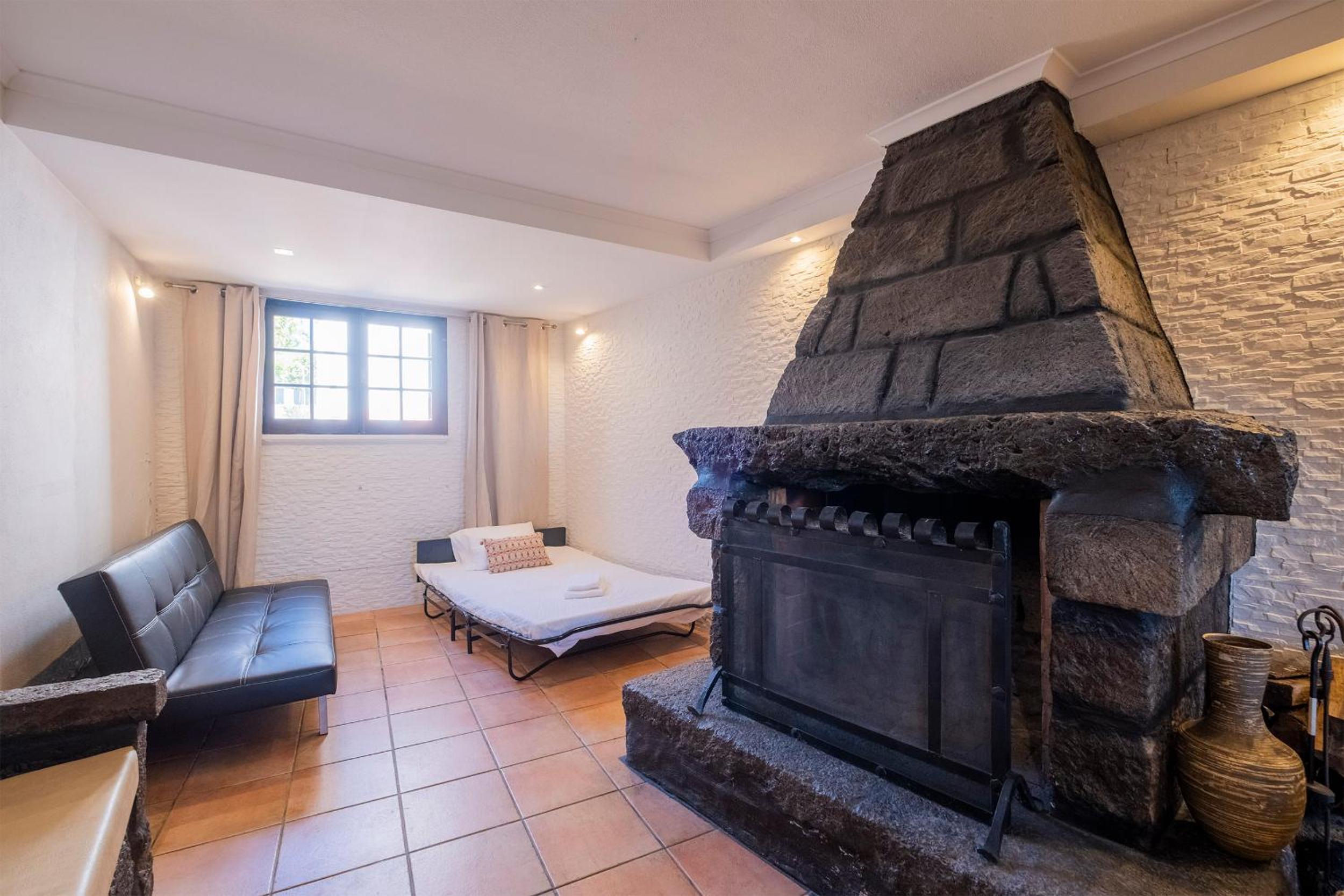 Four-Bedroom House photo 1
