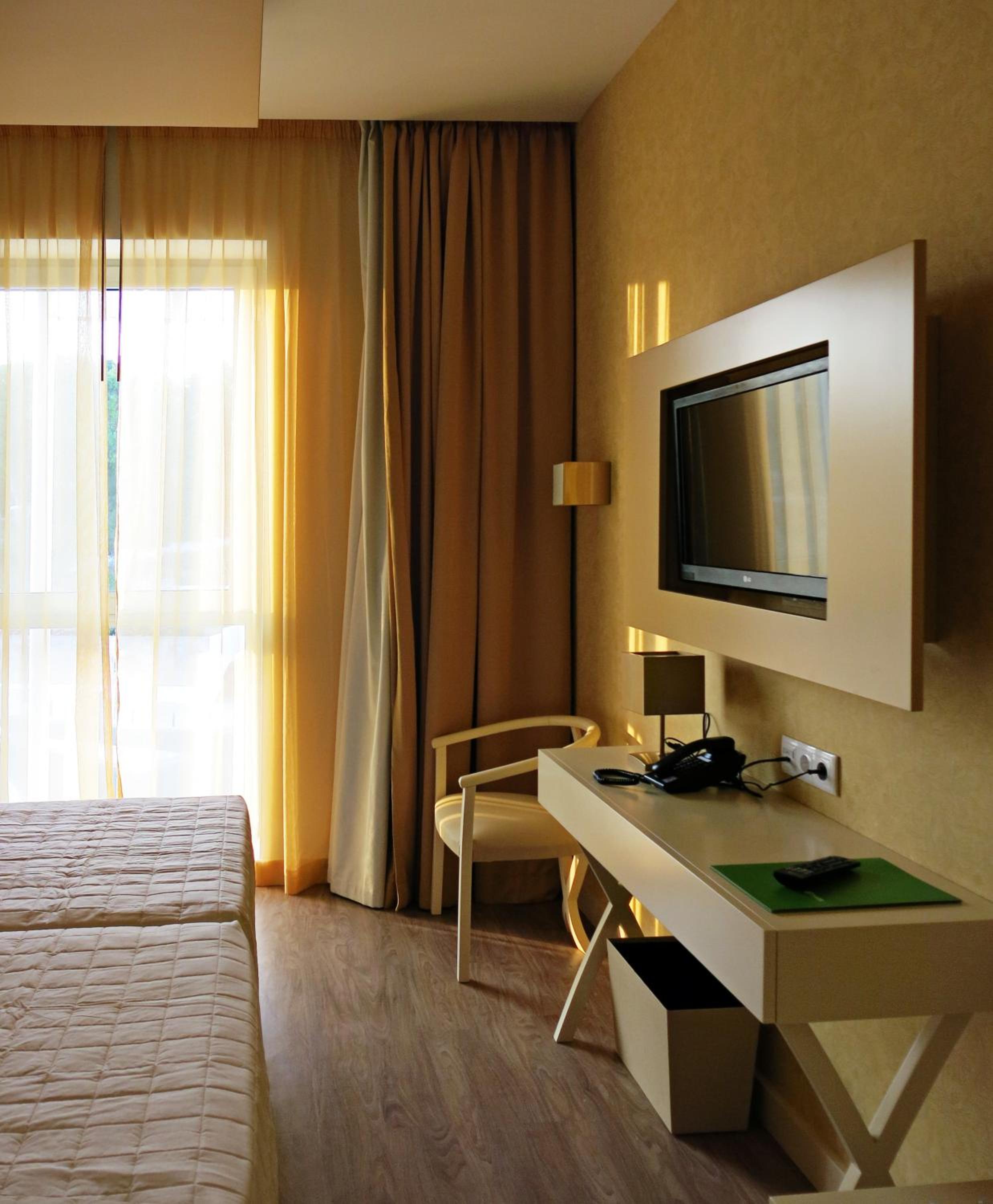 Superior Double Room with City View - Edifício Praia photo 2