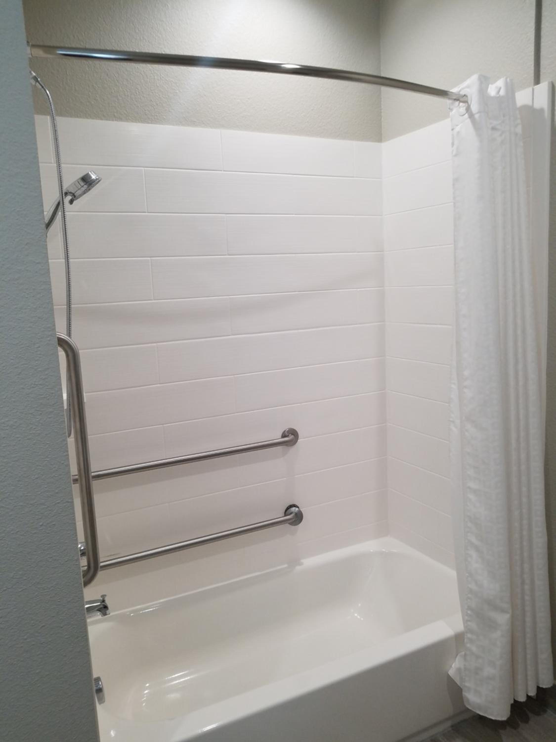 King Room with Bath Tub, Sofa Bed, View and Kitchenette - Disability Access/Non-Smoking - Photo 5