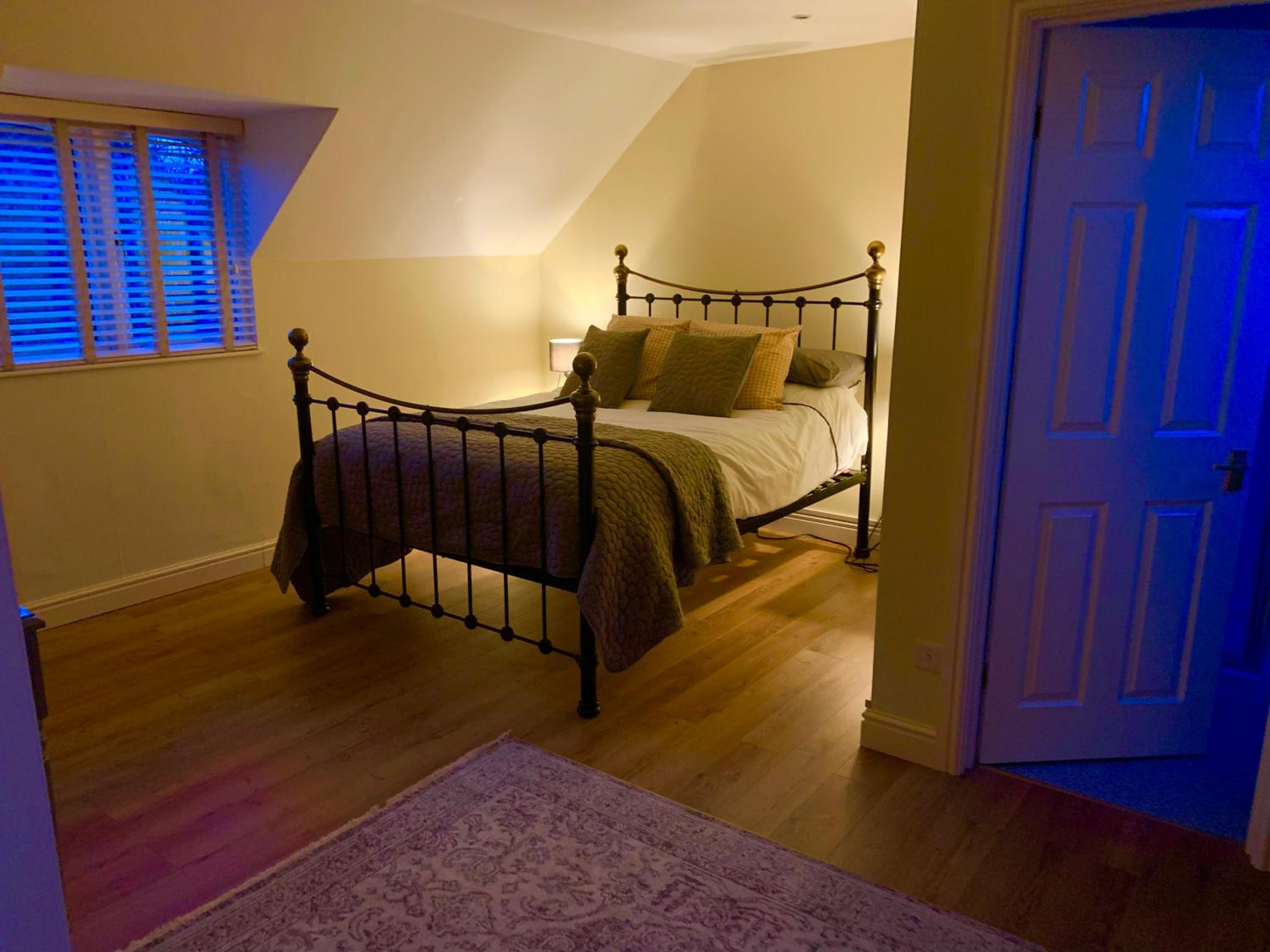 Deluxe King Suite photo 3