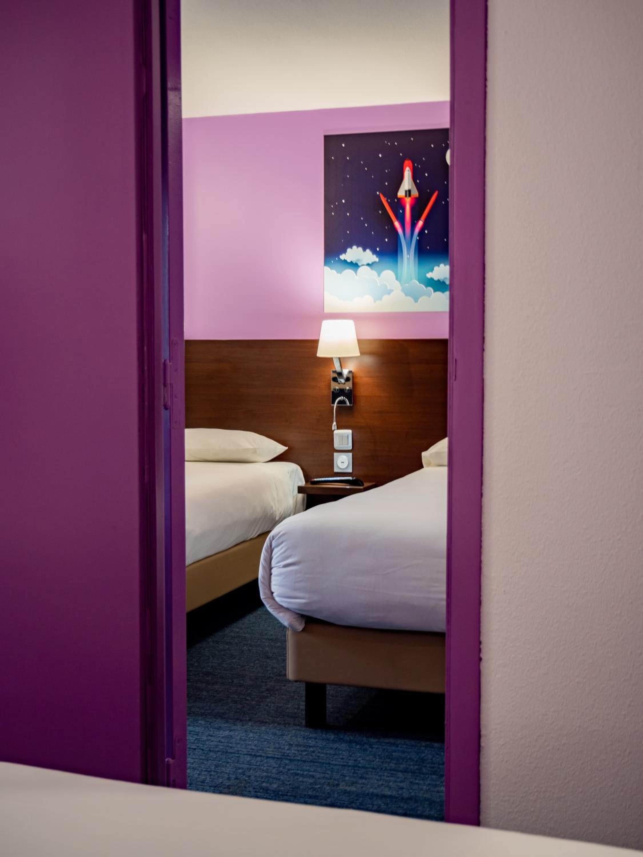 2 Communicating Double Rooms