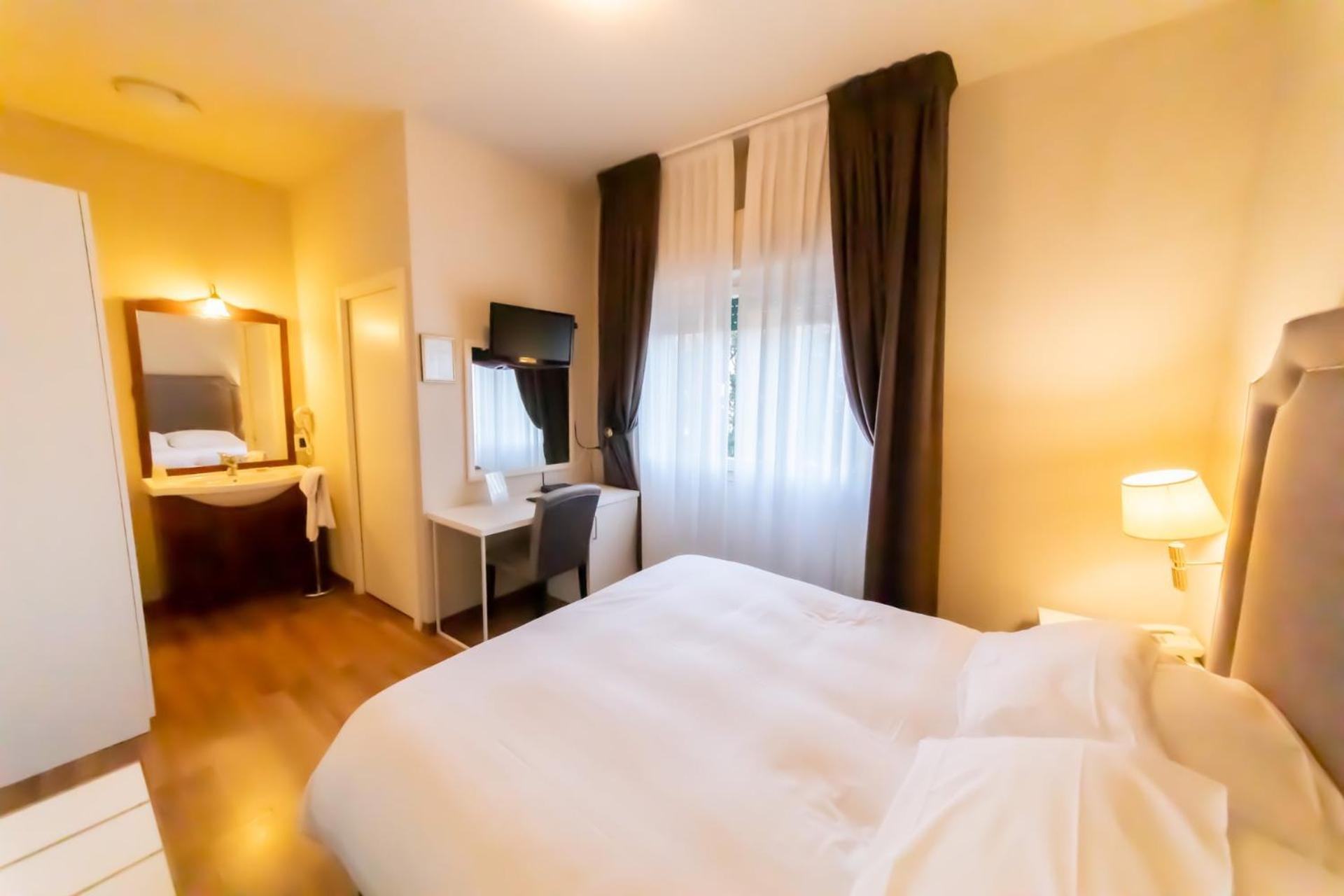 Comfort Double Room - Photo 1