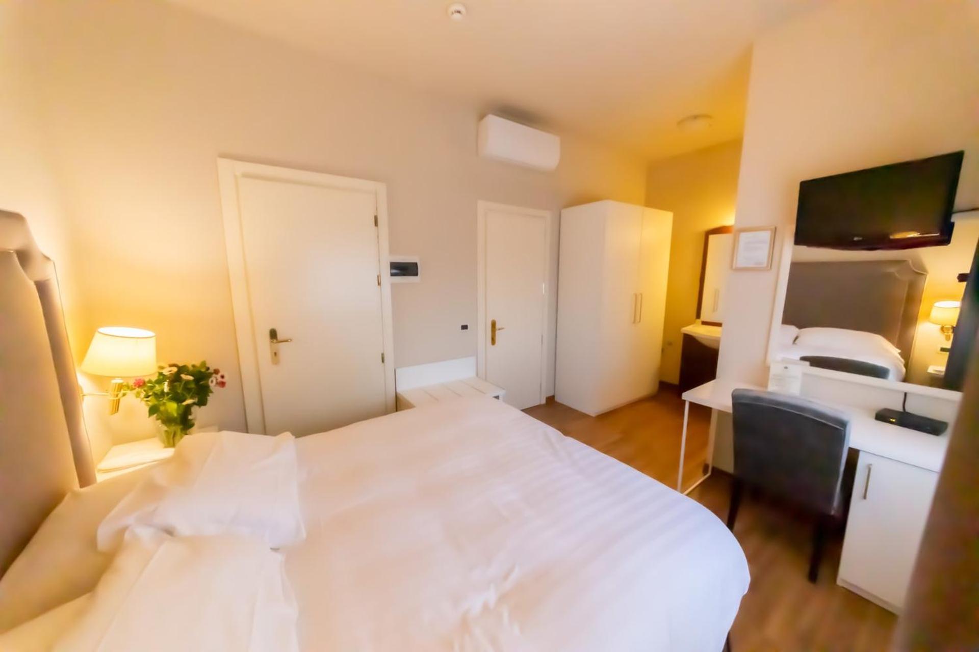 Comfort Double Room - Photo 2
