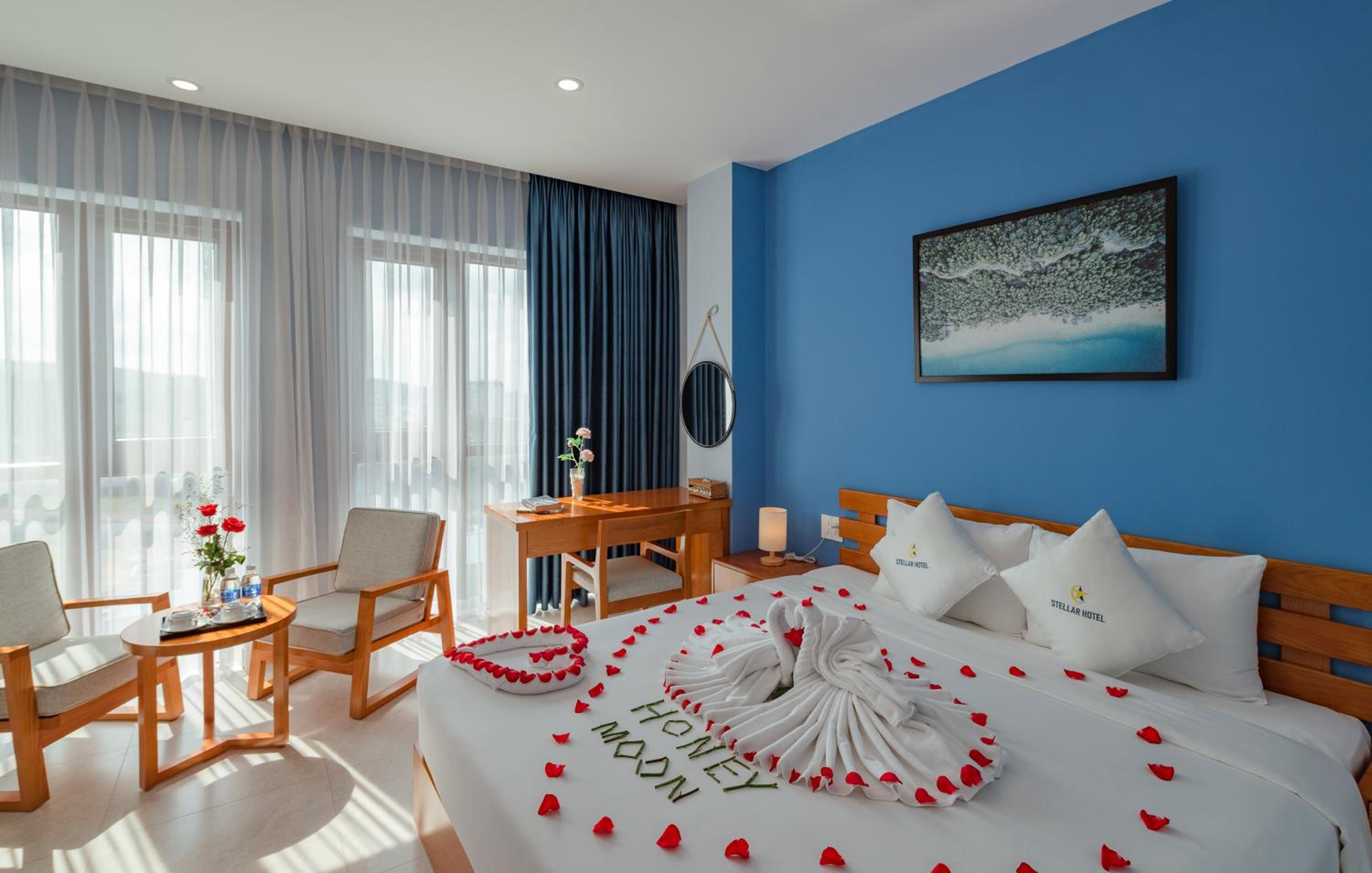 Deluxe Double Room with Sea View - Photo 16