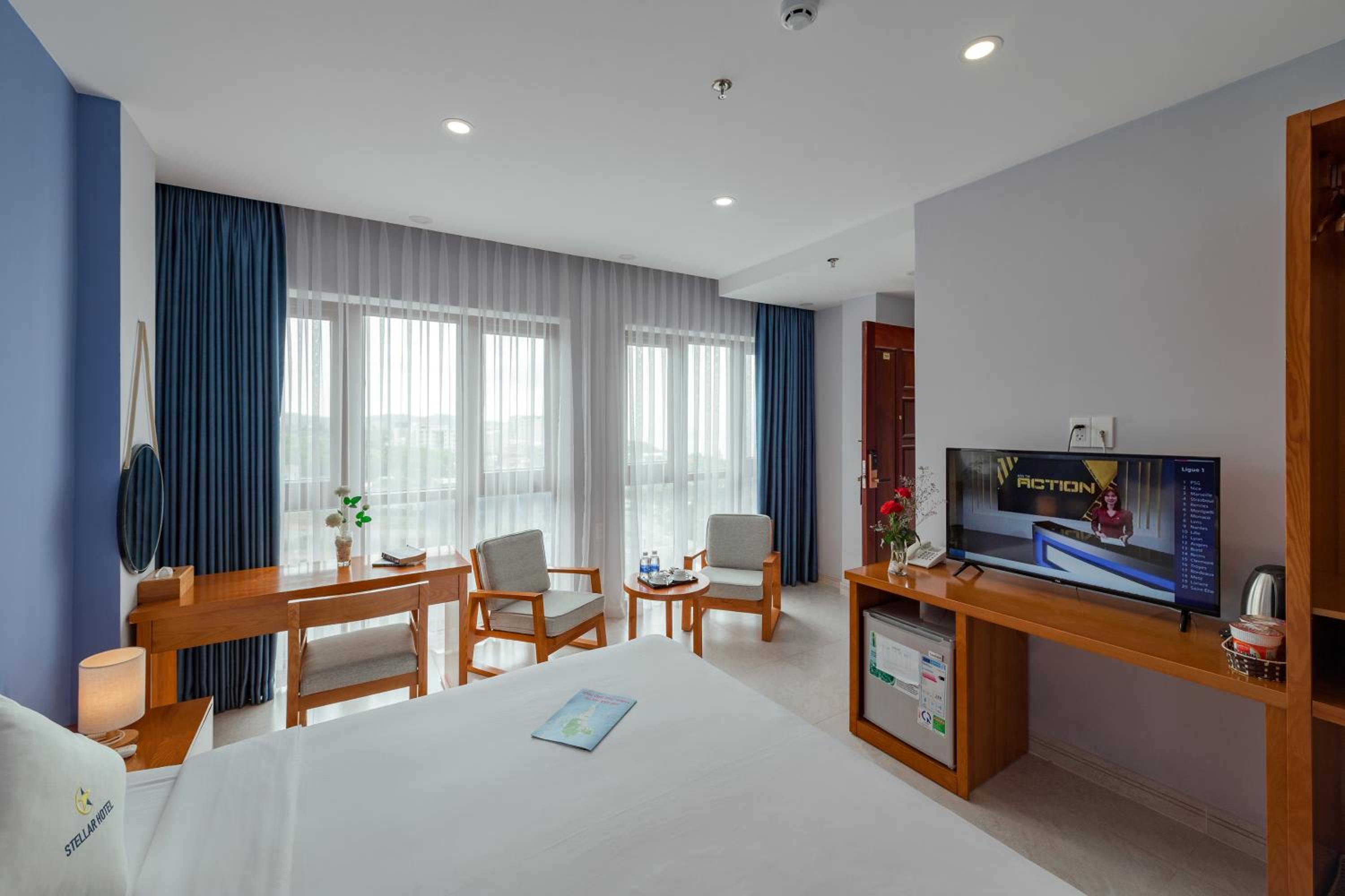 Deluxe Double Room with Sea View - Photo 9