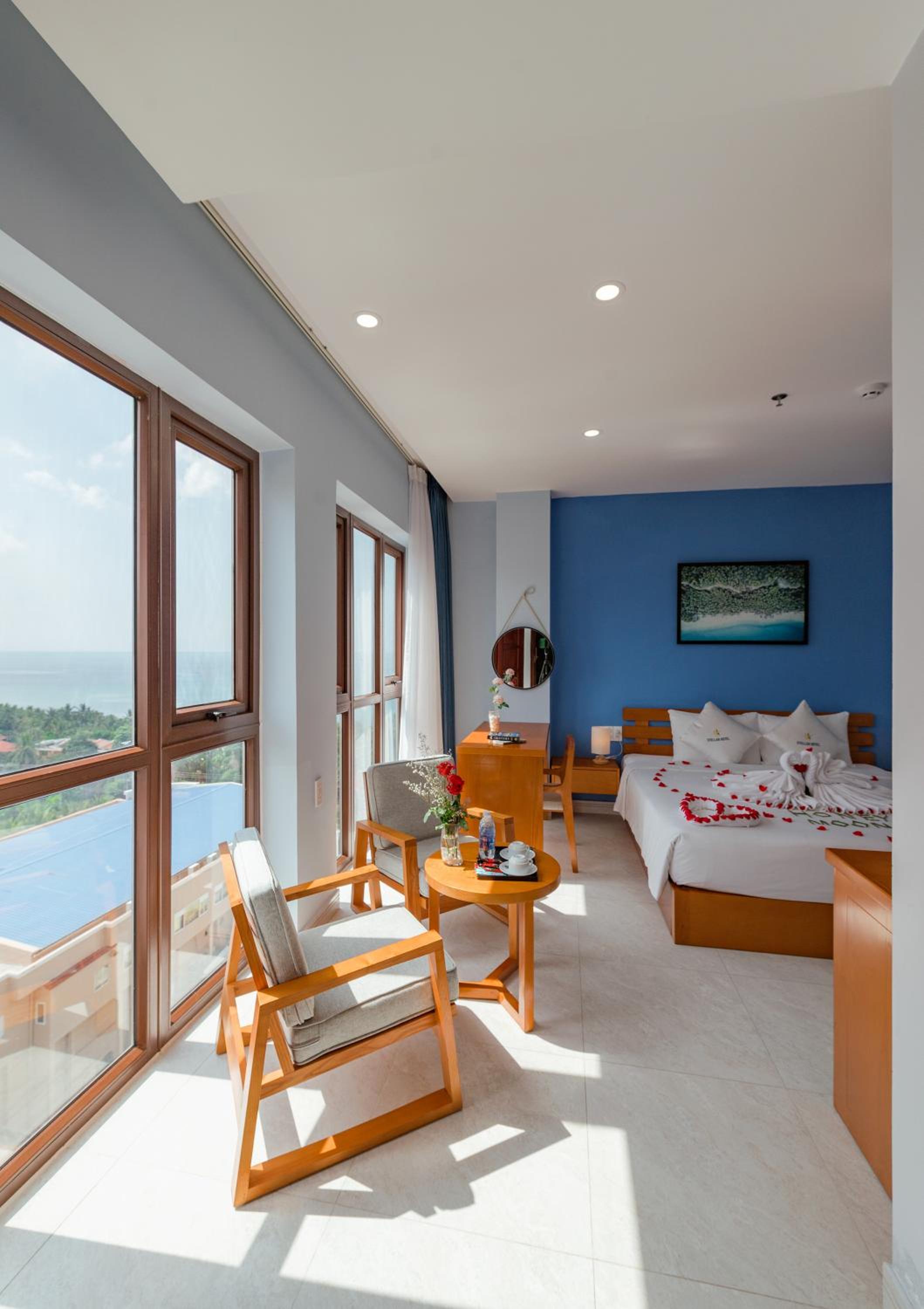 Deluxe Double Room with Sea View - Photo 7