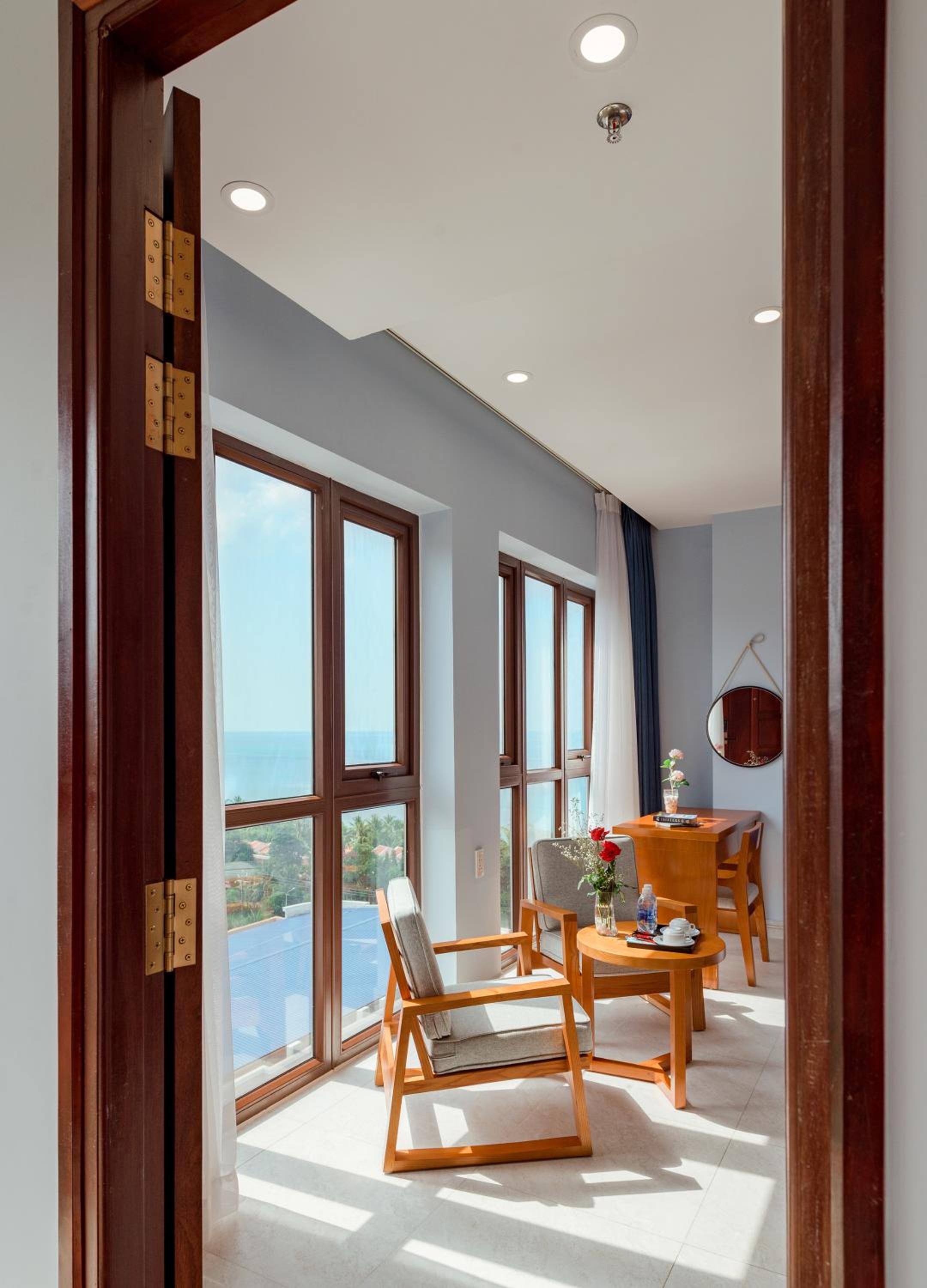 Deluxe Double Room with Sea View - Photo 5