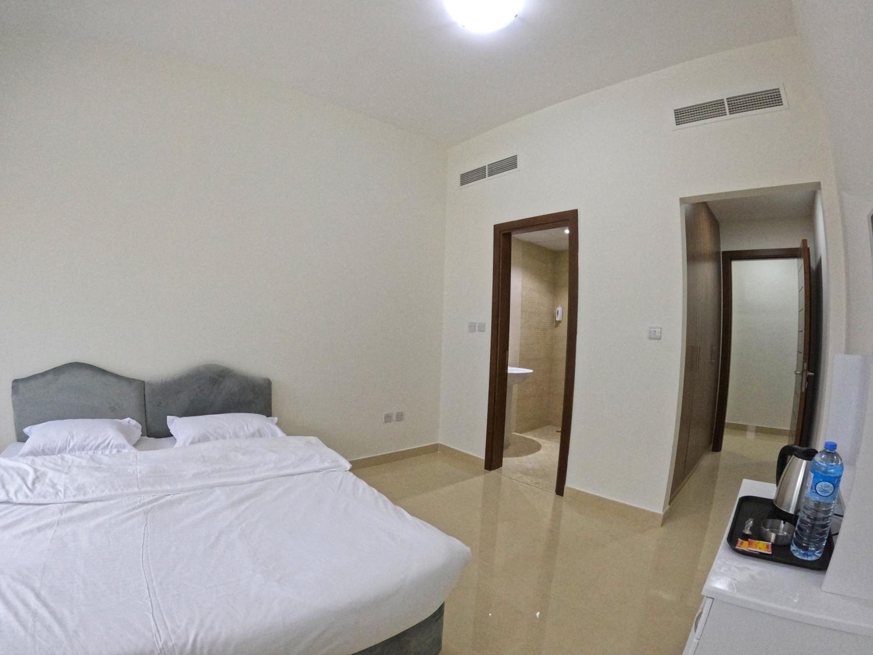 Double Or Twin Room With Private Bathroom photo 3