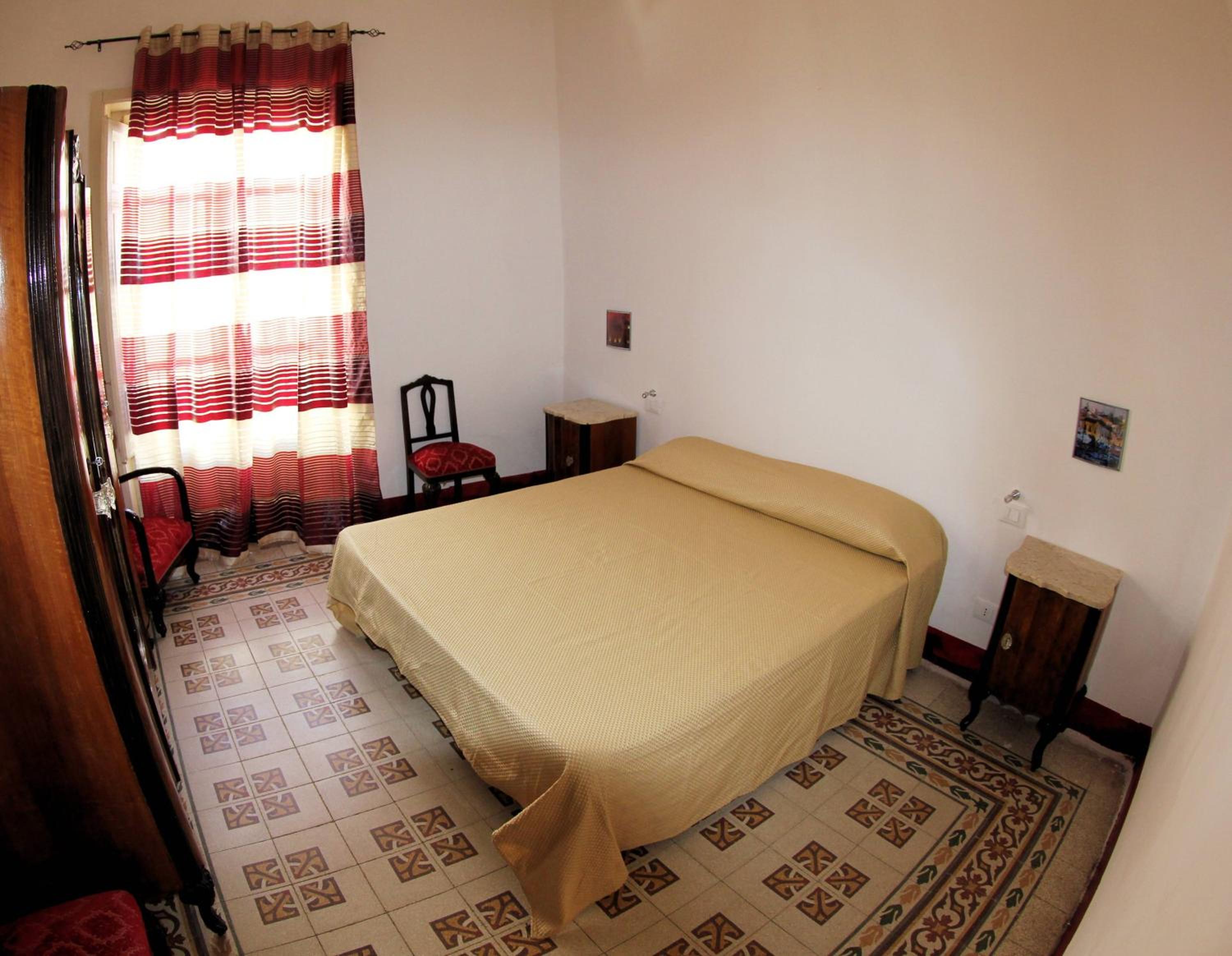 Two-Bedroom House - Photo 7