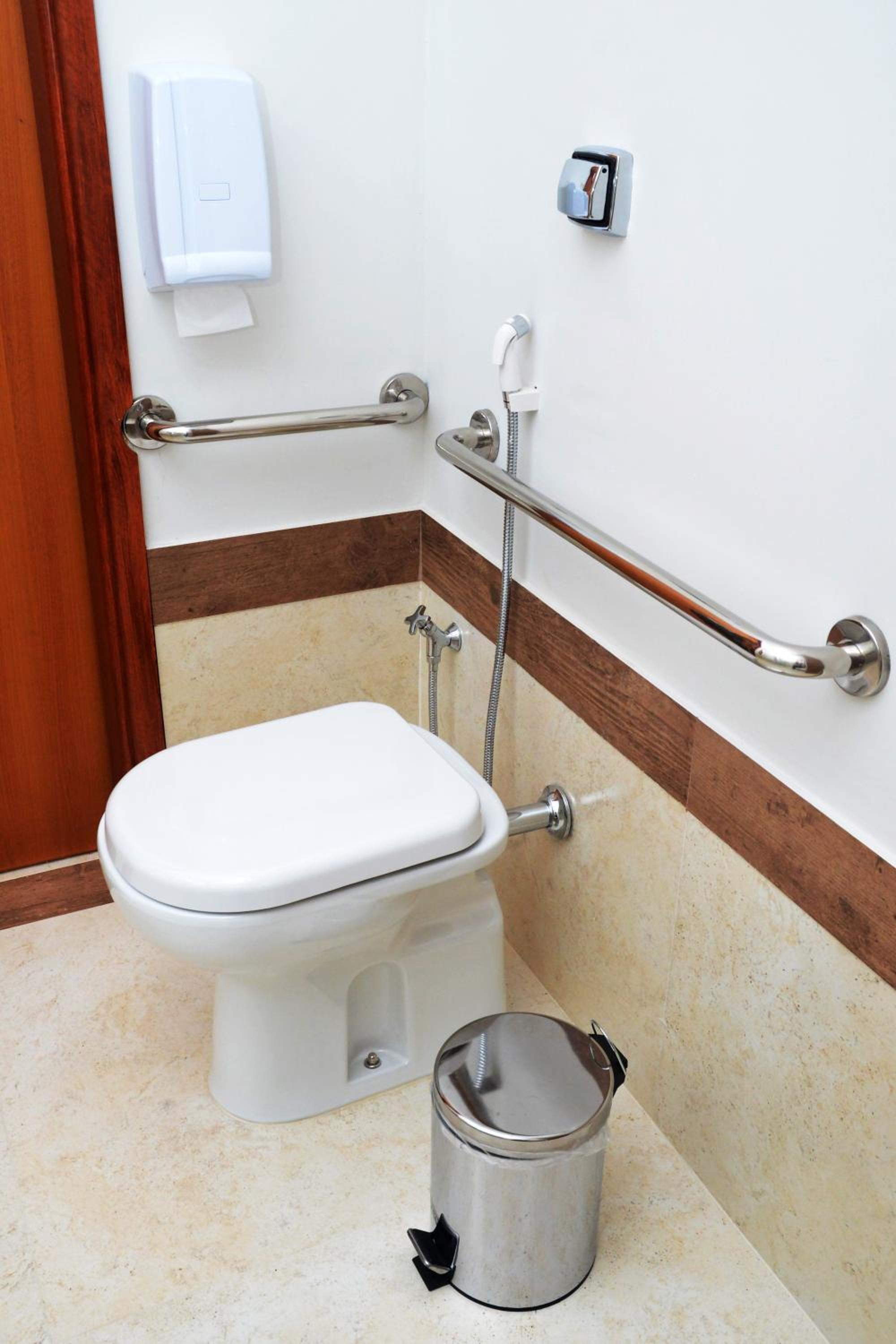Twin Room - Disability Access photo 3