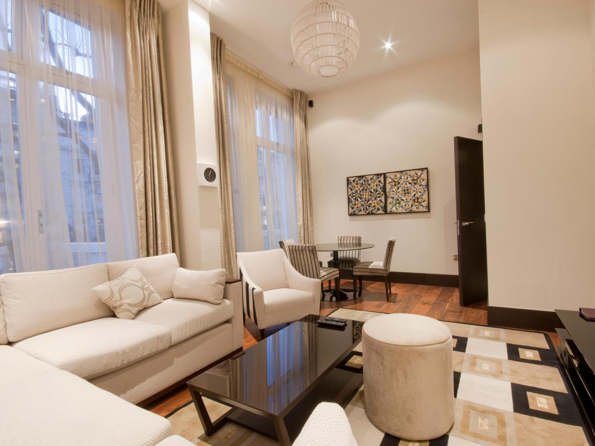 Executive One Bedroom Apartment with Balcony photo 1