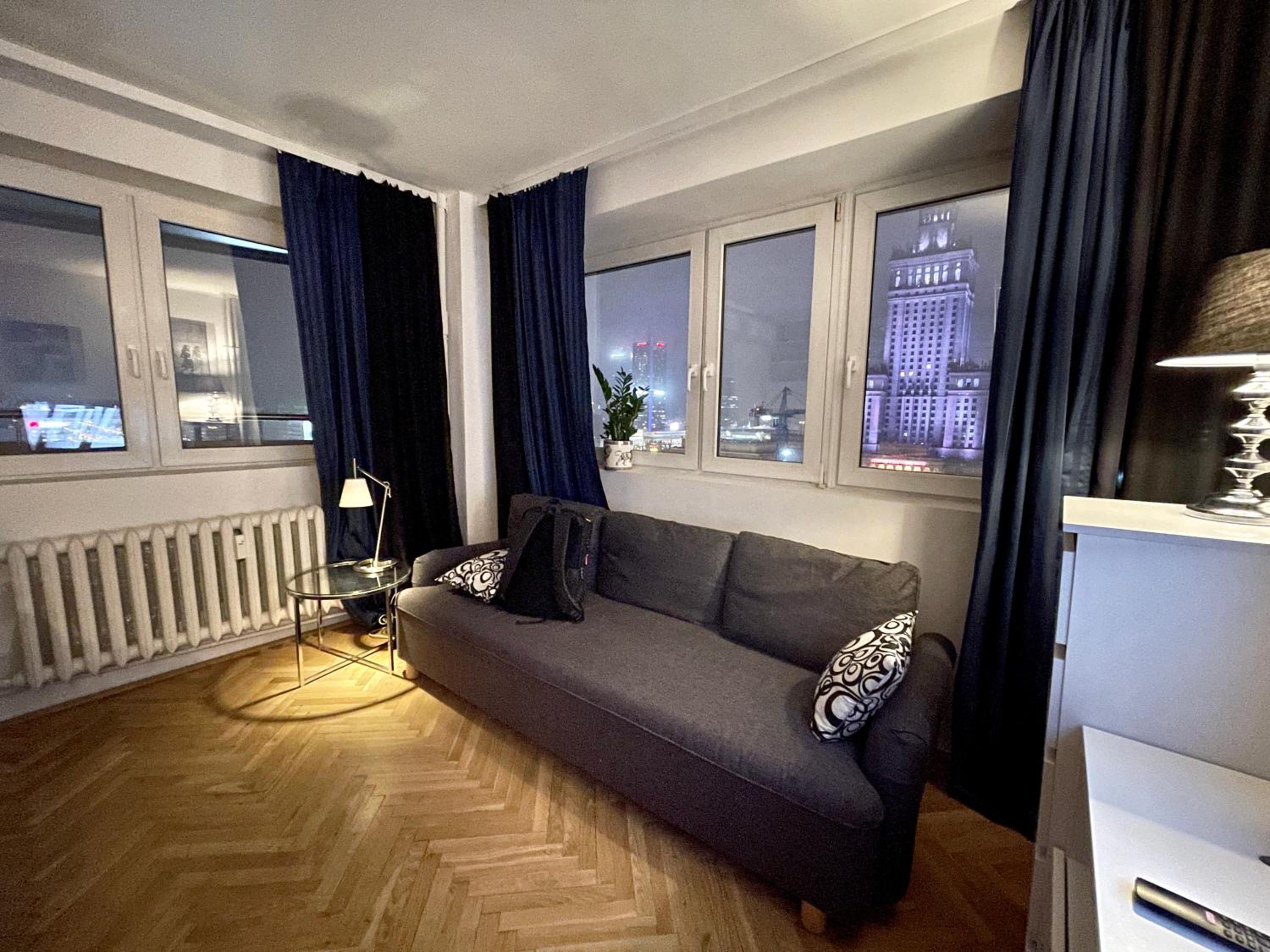 One-Bedroom Apartment - Photo 2