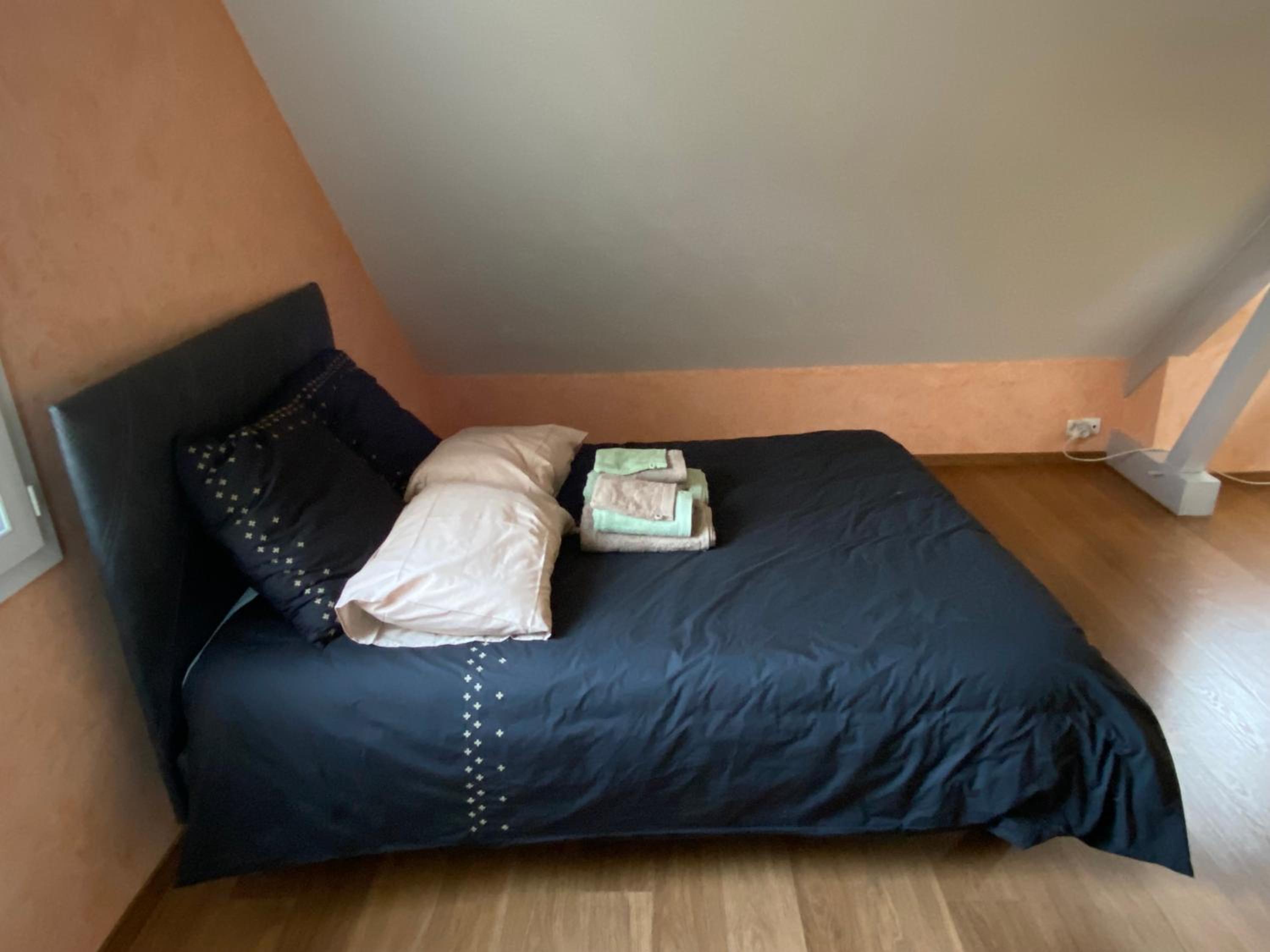 Double Room with Private Bathroom - Photo 8