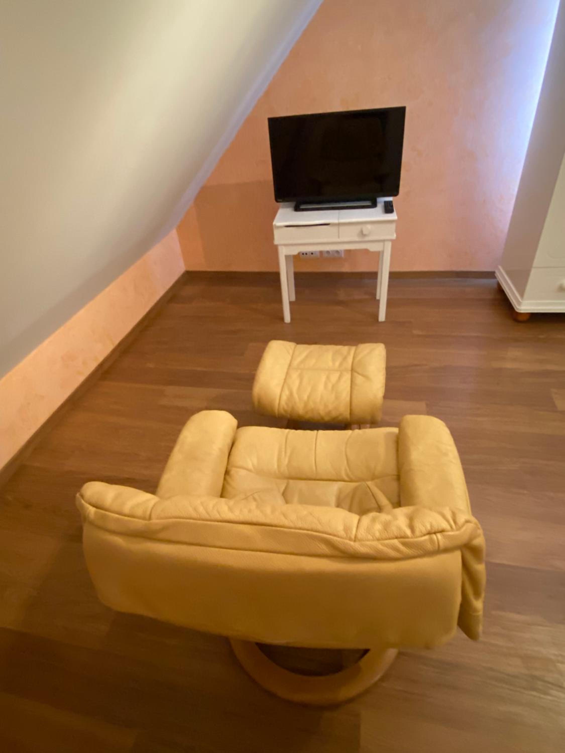 Double Room with Private Bathroom - Photo 10