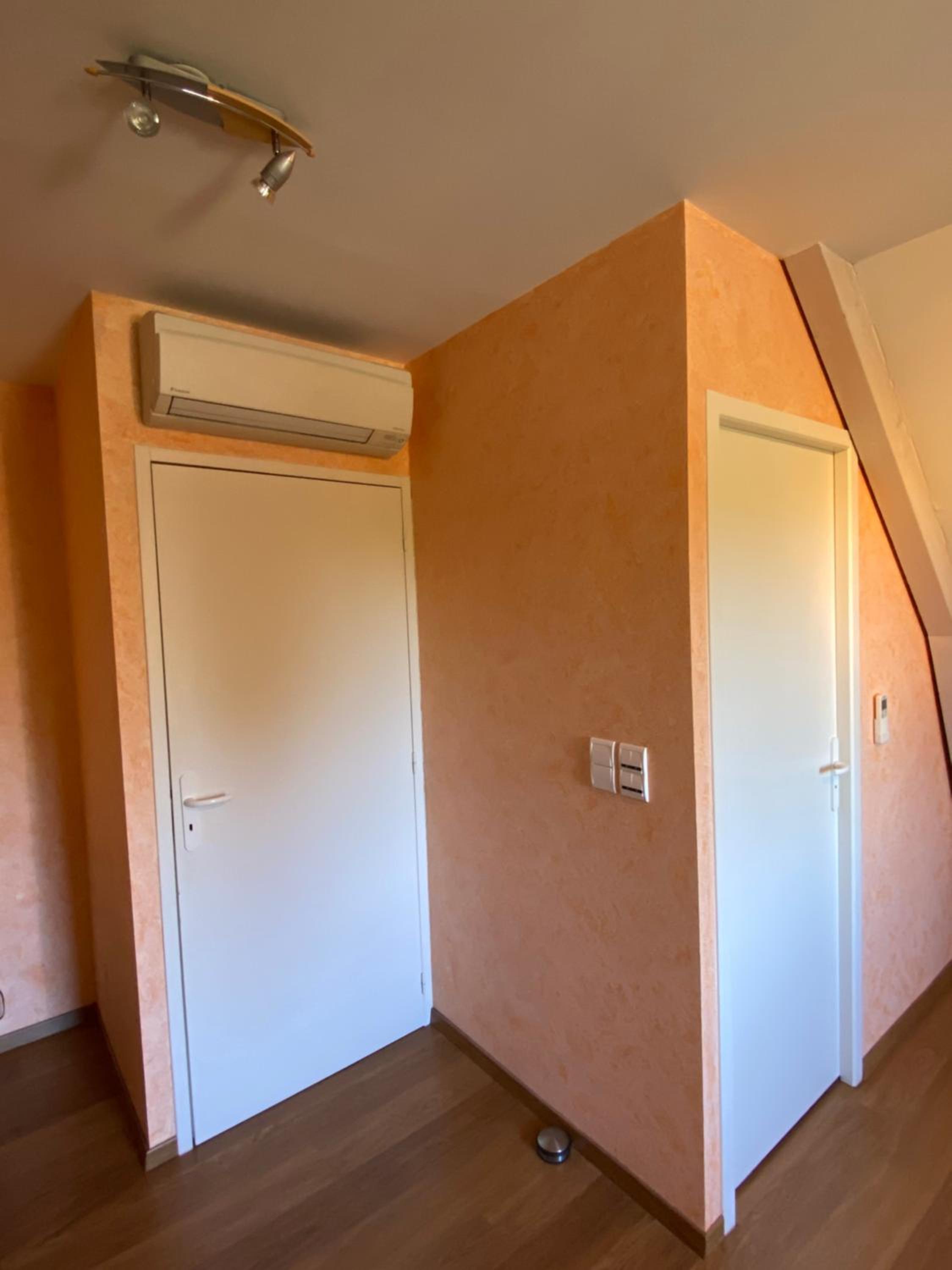 Double Room with Private Bathroom - Photo 12
