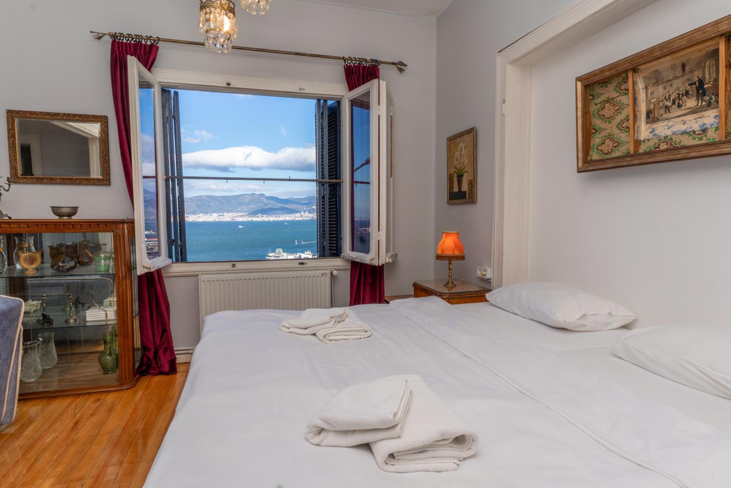 Studio Apartment with Sea View photo 2