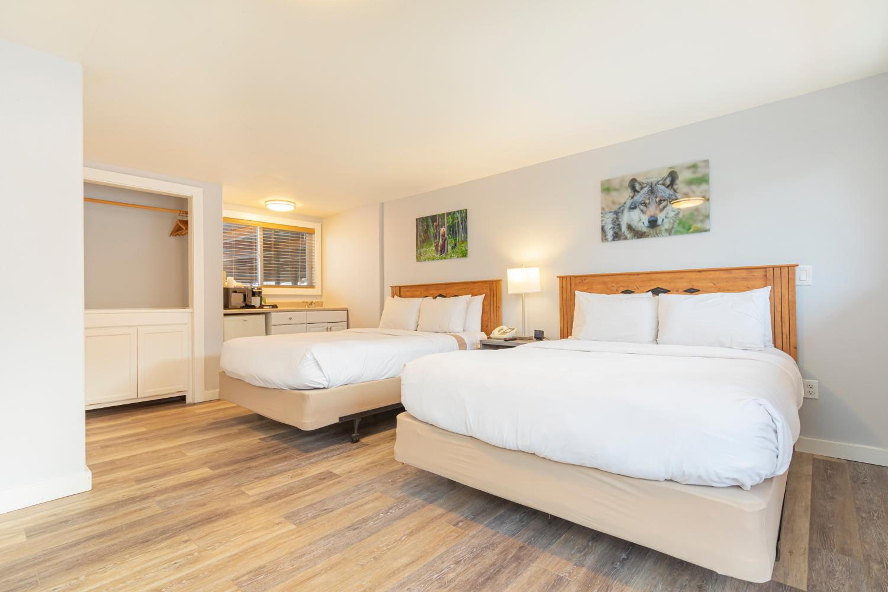 Deluxe Queen Room with Two Queen Beds